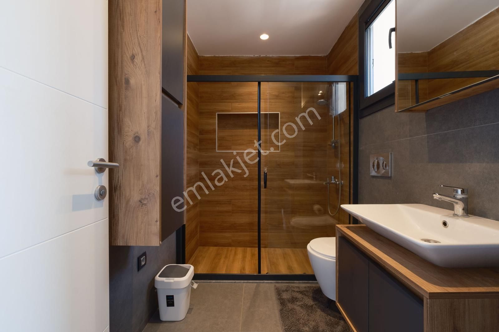 Çamlı Sezonluk Kiralık Eşyalı Havuzlu Villa - Görsel 12