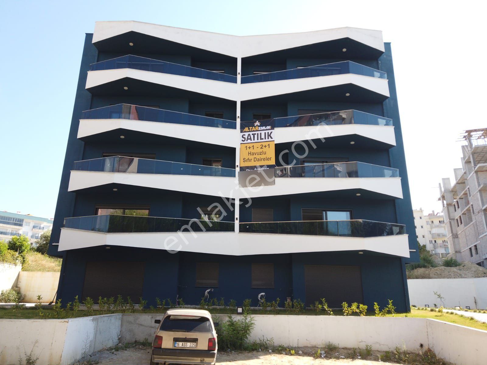 Kuşadası'nda Havuzlu Tek Blok 1+1 Daire - Görsel 3