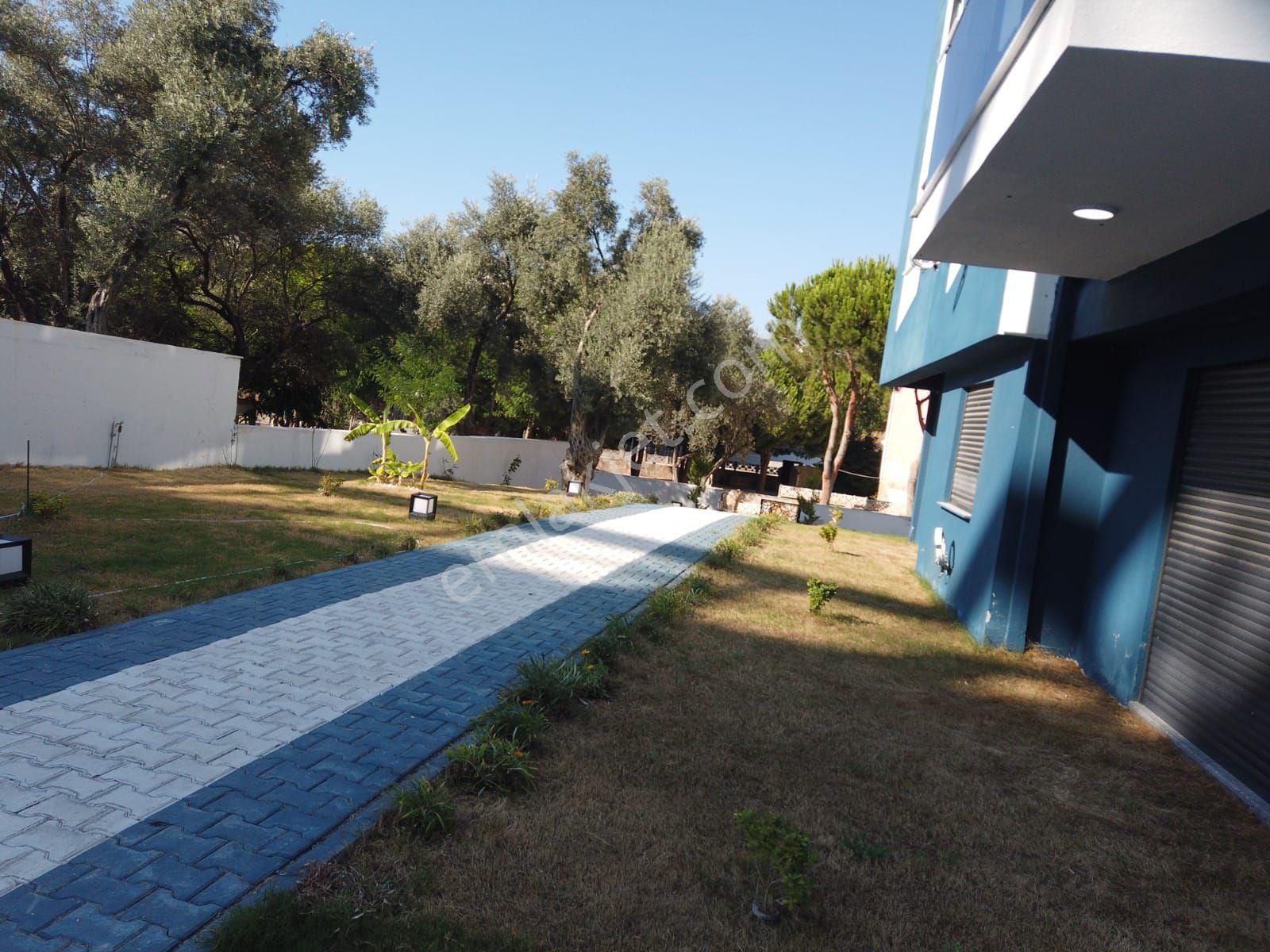 Kuşadası'nda Havuzlu Tek Blok 1+1 Daire - Görsel 4