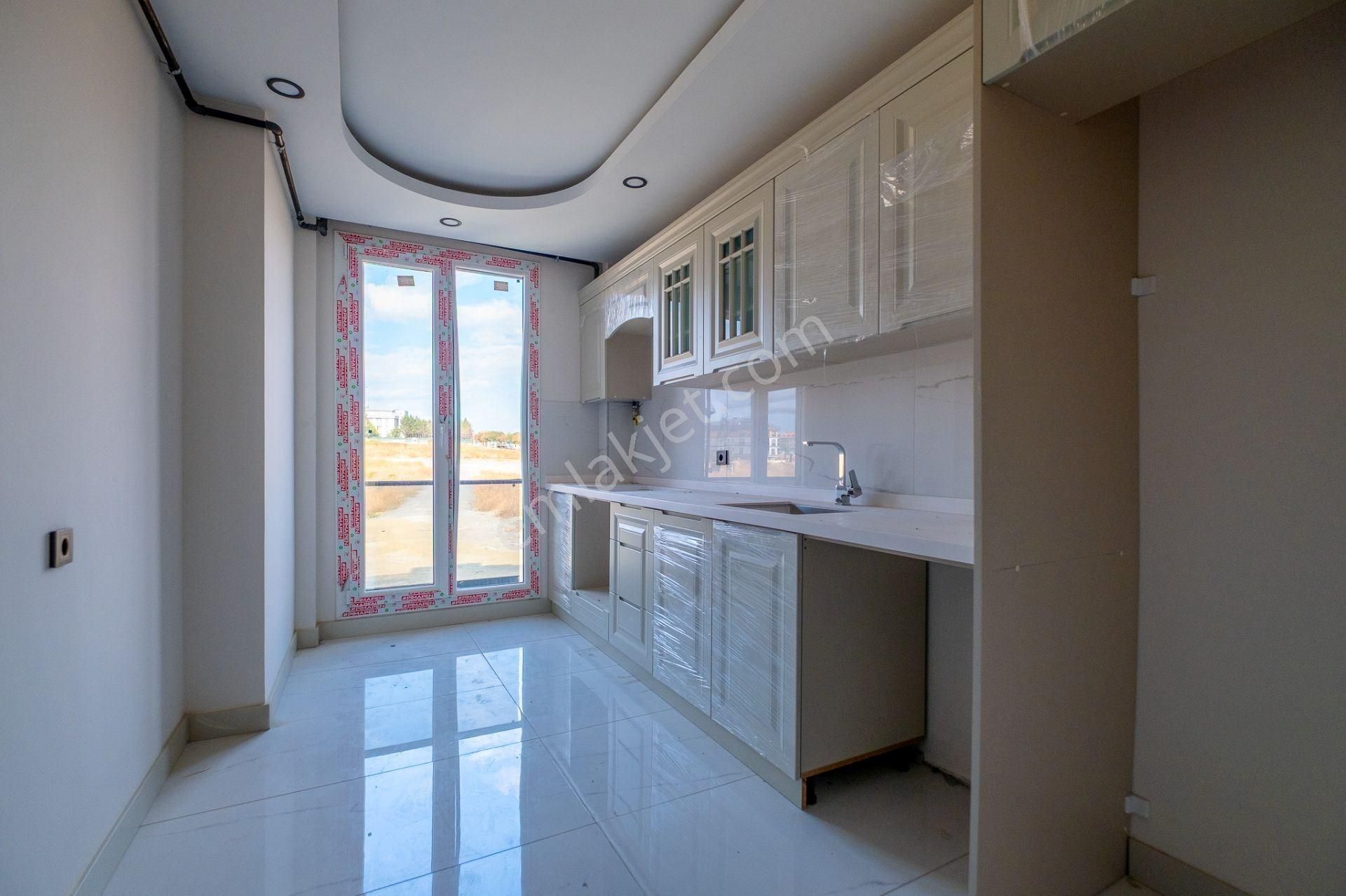 Beylikdüzü Butik Sitede 3+1 Ara Kat Satılık Daire - Görsel 3