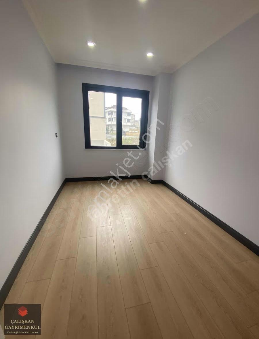 Arnavutköy Merkezde Butik Sitede İçinde Satılık 2+1 Ara Kat - Görsel 26
