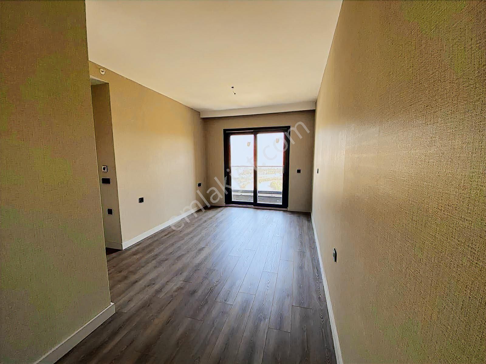 Gamador Bravo'da Acílll Bulvar Cephe Satılık Fırsat Dairesi - Görsel 16