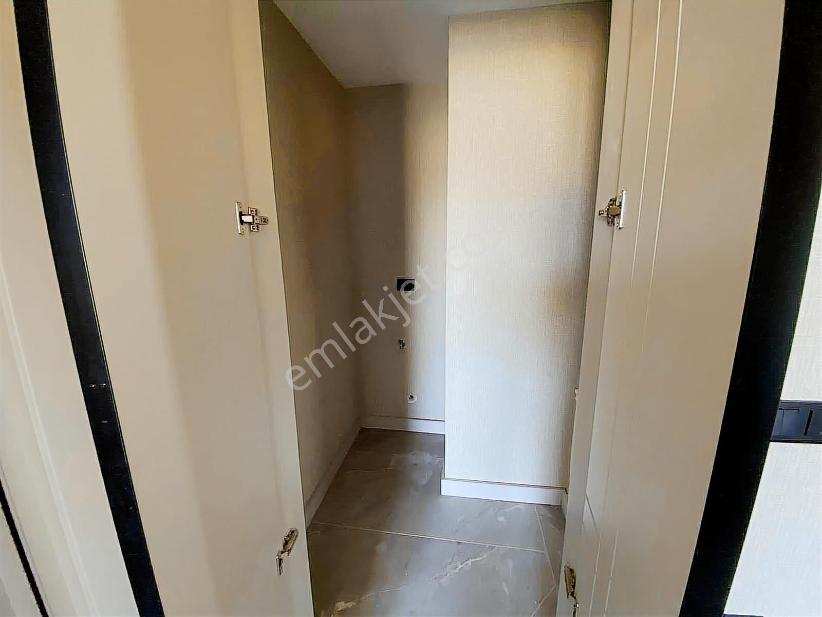 Gamador Bravo'da Acílll Bulvar Cephe Satılık Fırsat Dairesi - Görsel 23