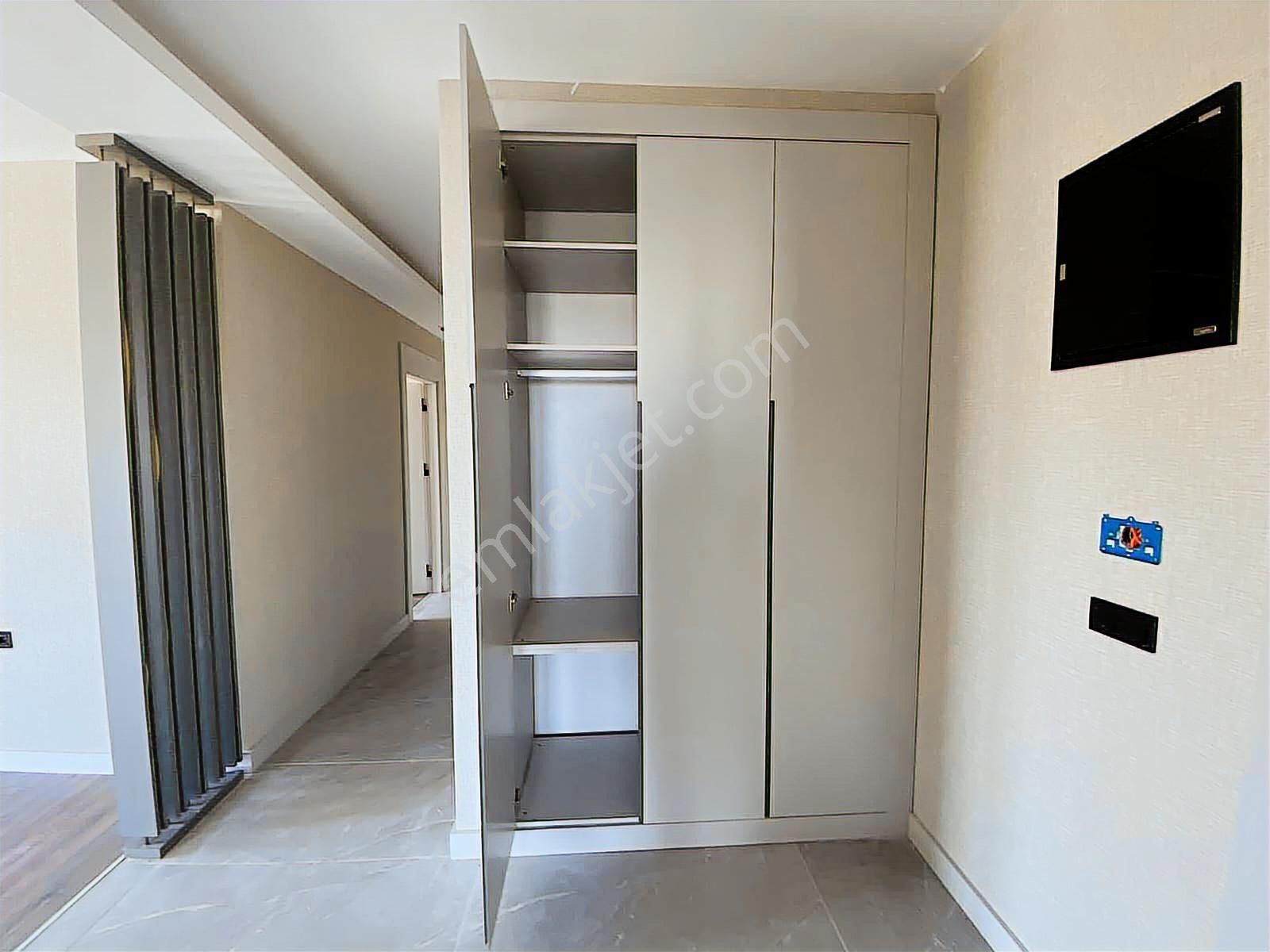 Gamador Bravo'da Acílll Bulvar Cephe Satılık Fırsat Dairesi - Görsel 11