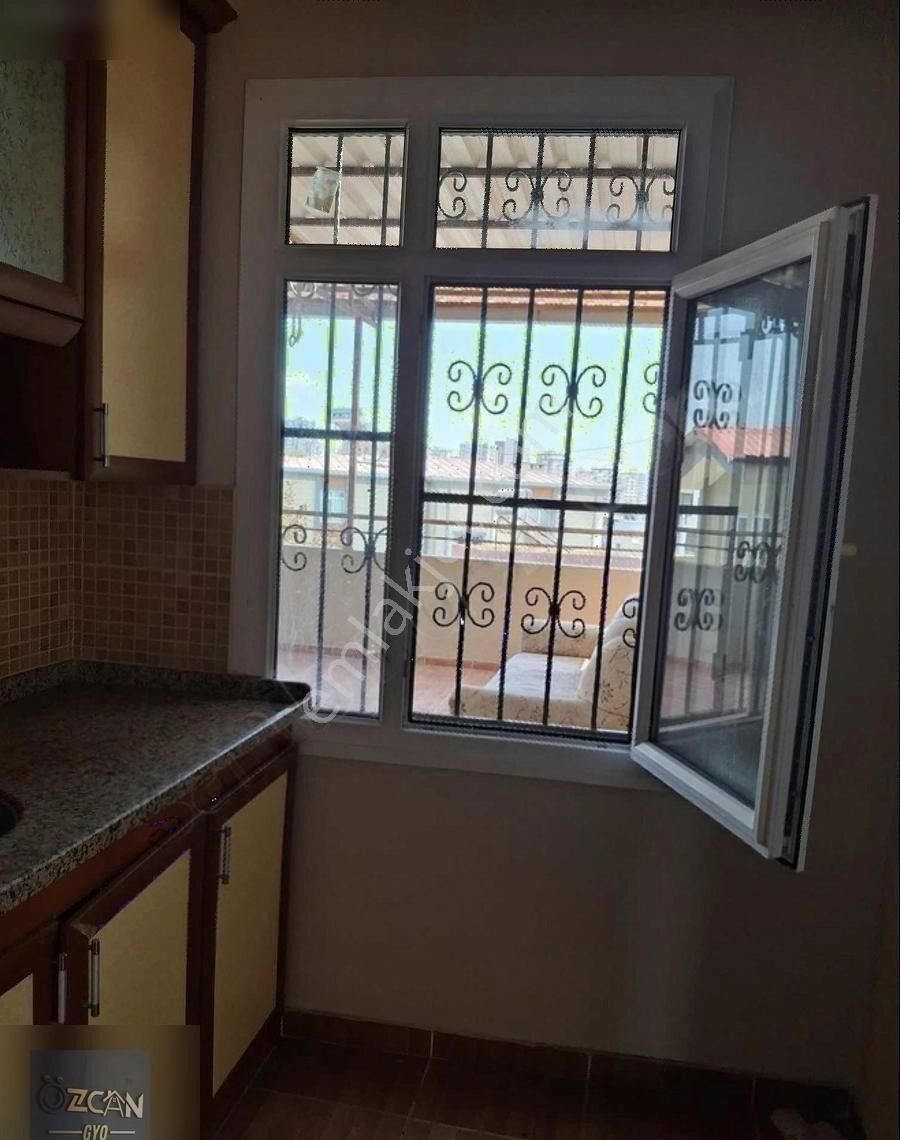 Özcan Gyo'dan 4 Katlı Ev 4. Katı 4 Cepheli Bahçeli Satılık Cazip - Görsel 4