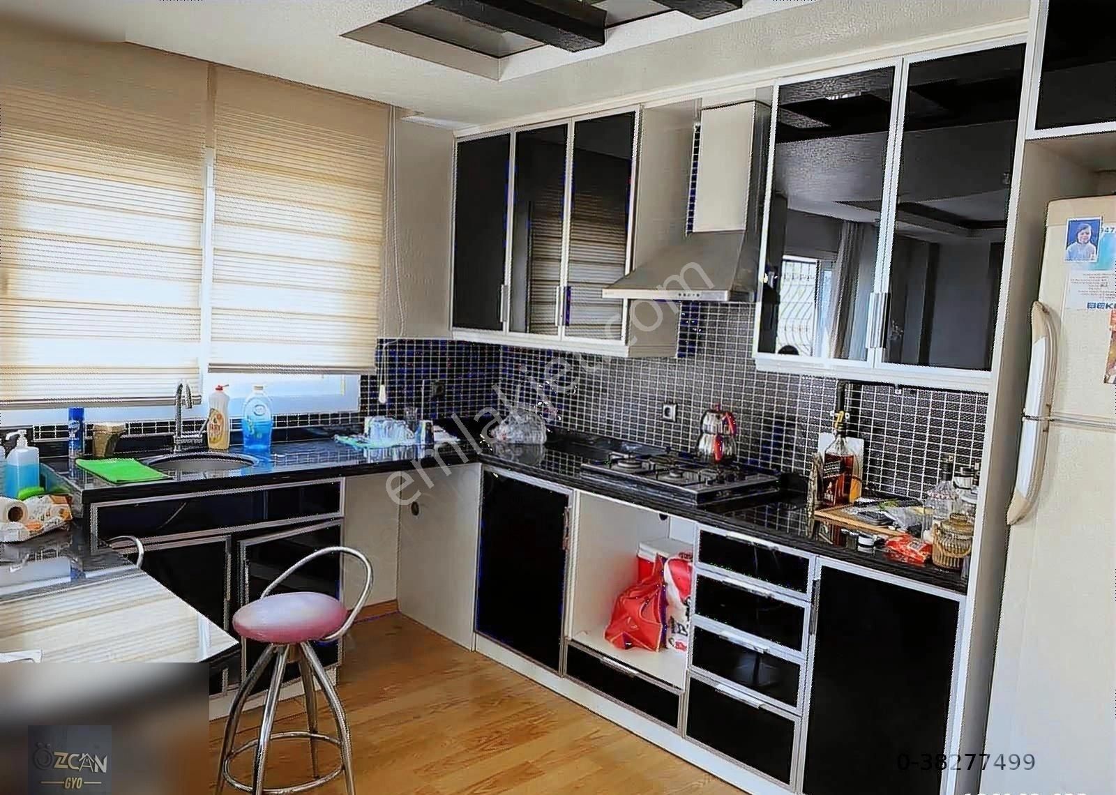 Özcan Gyo'dan A.türkeş Kurttepe Anadolu Lisesi Civarı 4+1 Daire - Görsel 7