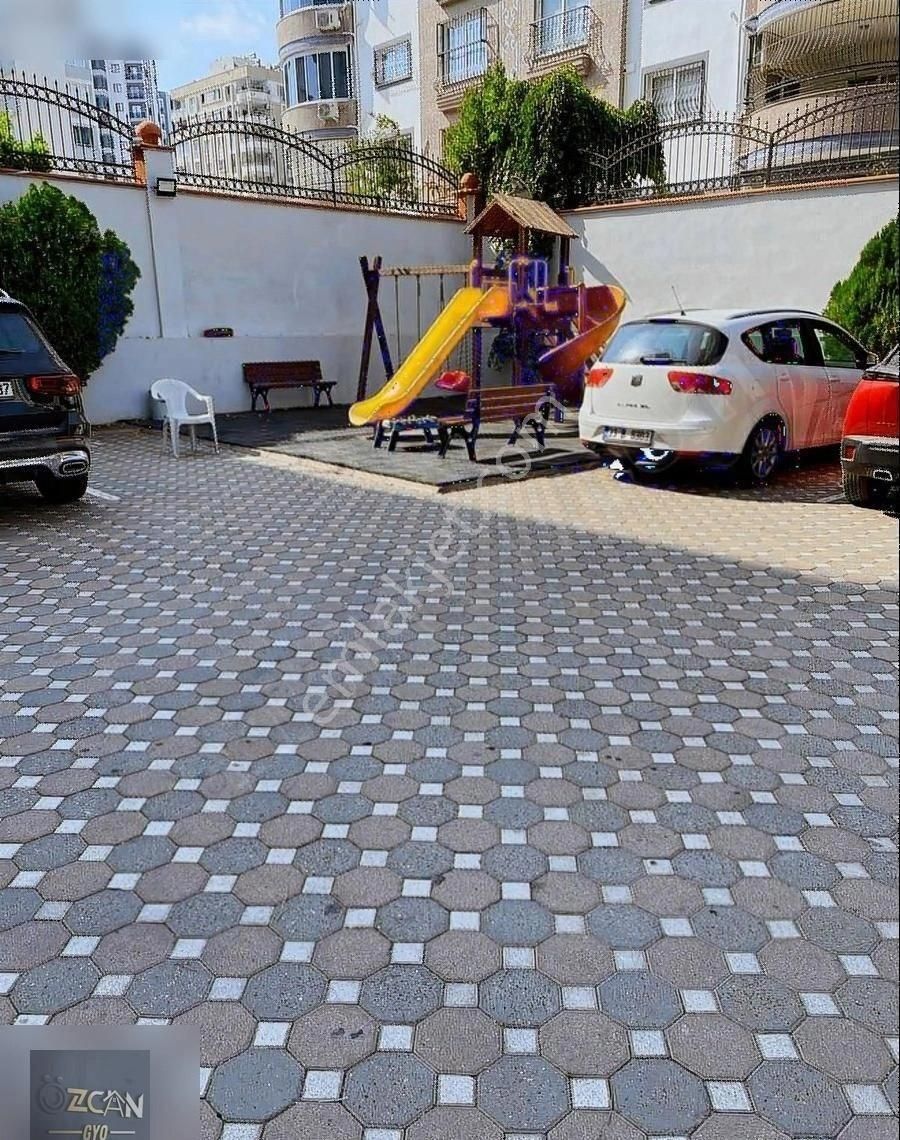 Özcan Gyo'dan A.türkeş Kurttepe Anadolu Lisesi Civarı 4+1 Daire