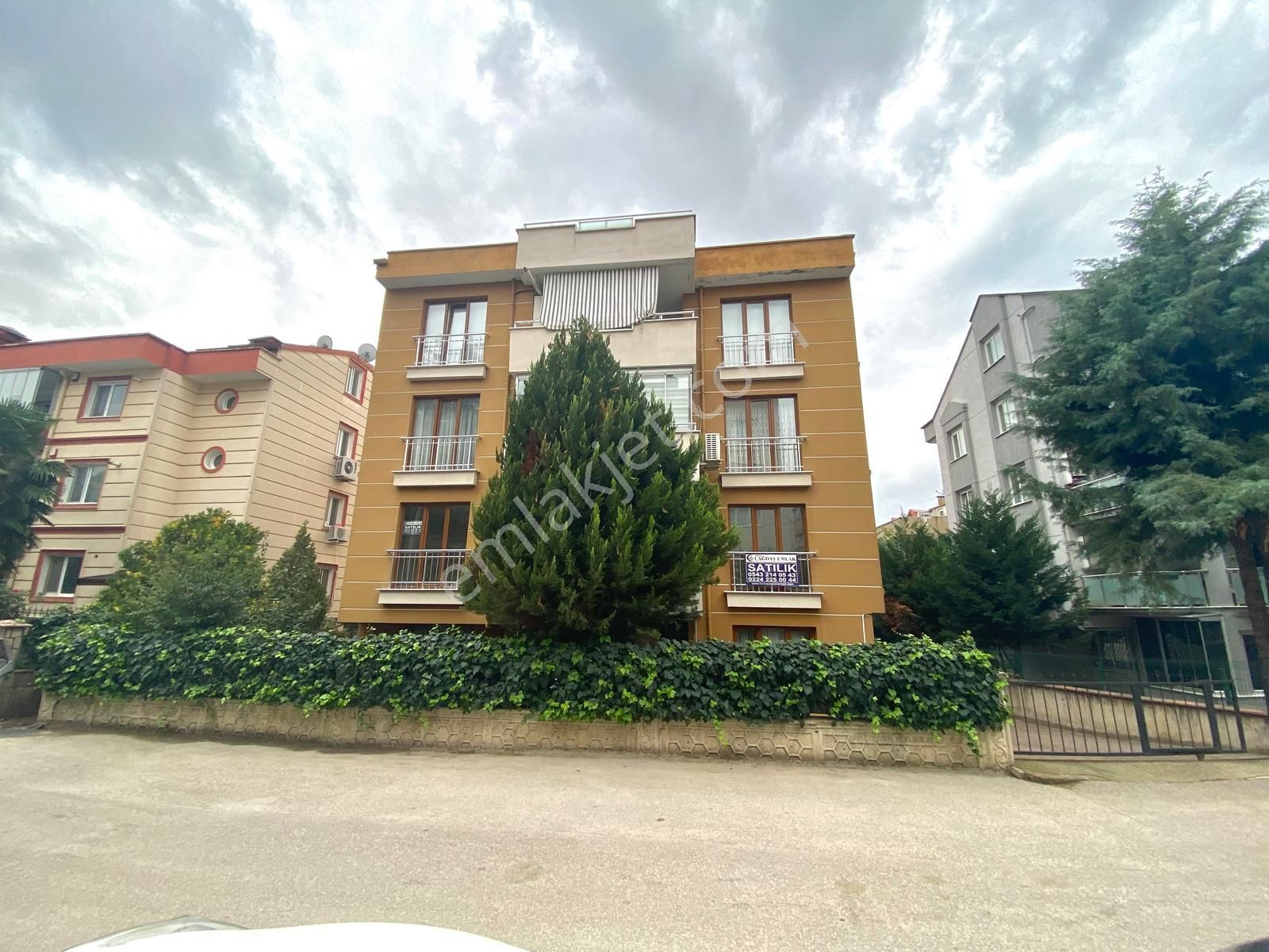 Osmangazi Akpınar'da Butik Apartmanda Ara Kat 3+1 Satılık Daire