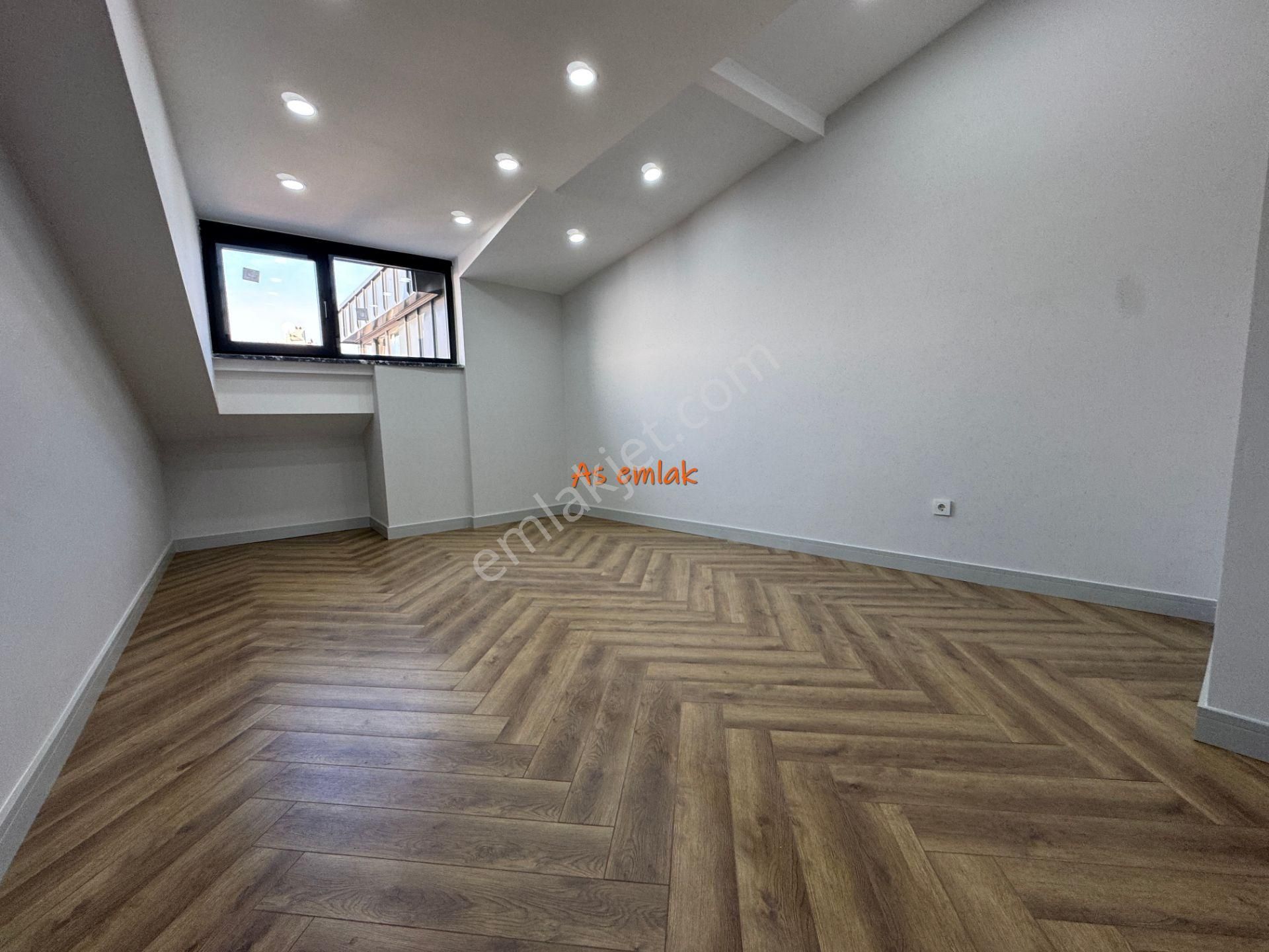 As Emlaktan 4+2 Sultantepe Deniz Manzaral 310m2 Otoparklı Dublex - Görsel 13