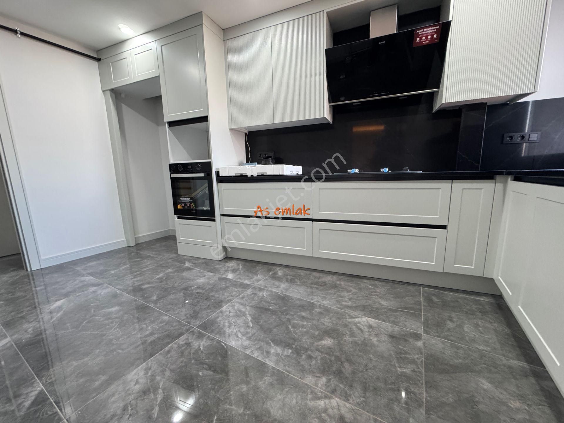 As Emlaktan 4+2 Sultantepe Deniz Manzaral 310m2 Otoparklı Dublex - Görsel 21