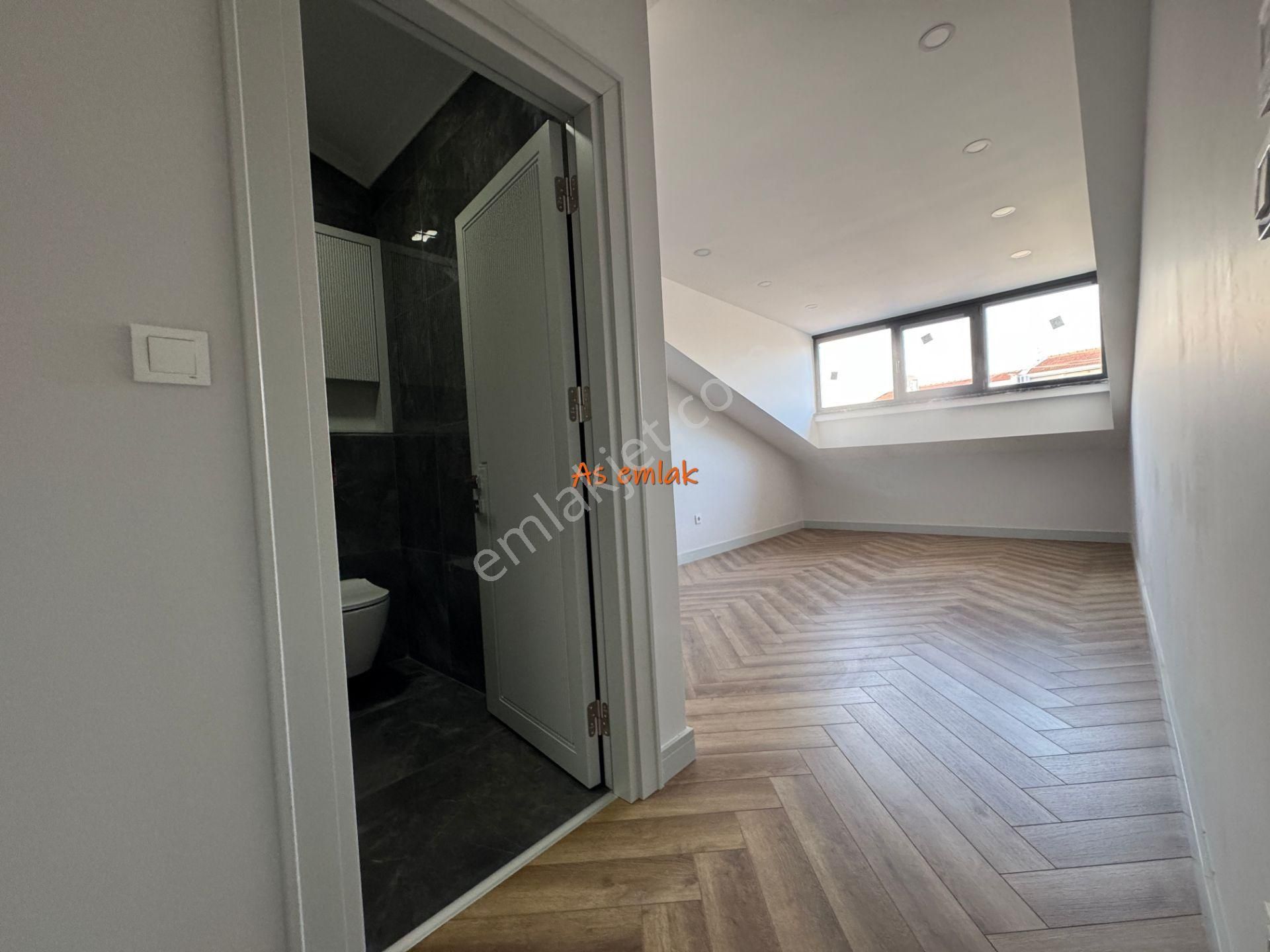 As Emlaktan 4+2 Sultantepe Deniz Manzaral 310m2 Otoparklı Dublex - Görsel 11