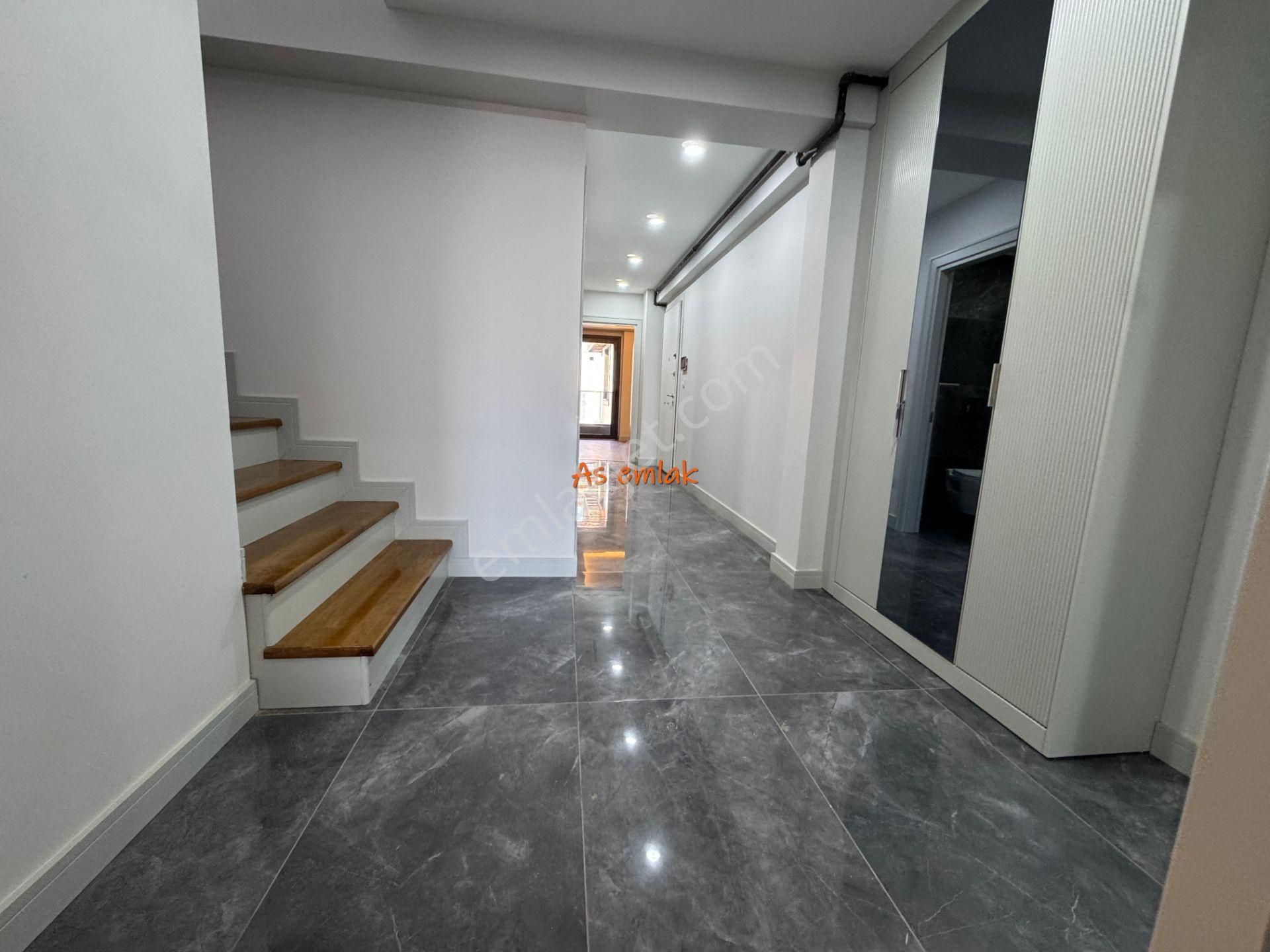 As Emlaktan 4+2 Sultantepe Deniz Manzaral 310m2 Otoparklı Dublex - Görsel 31