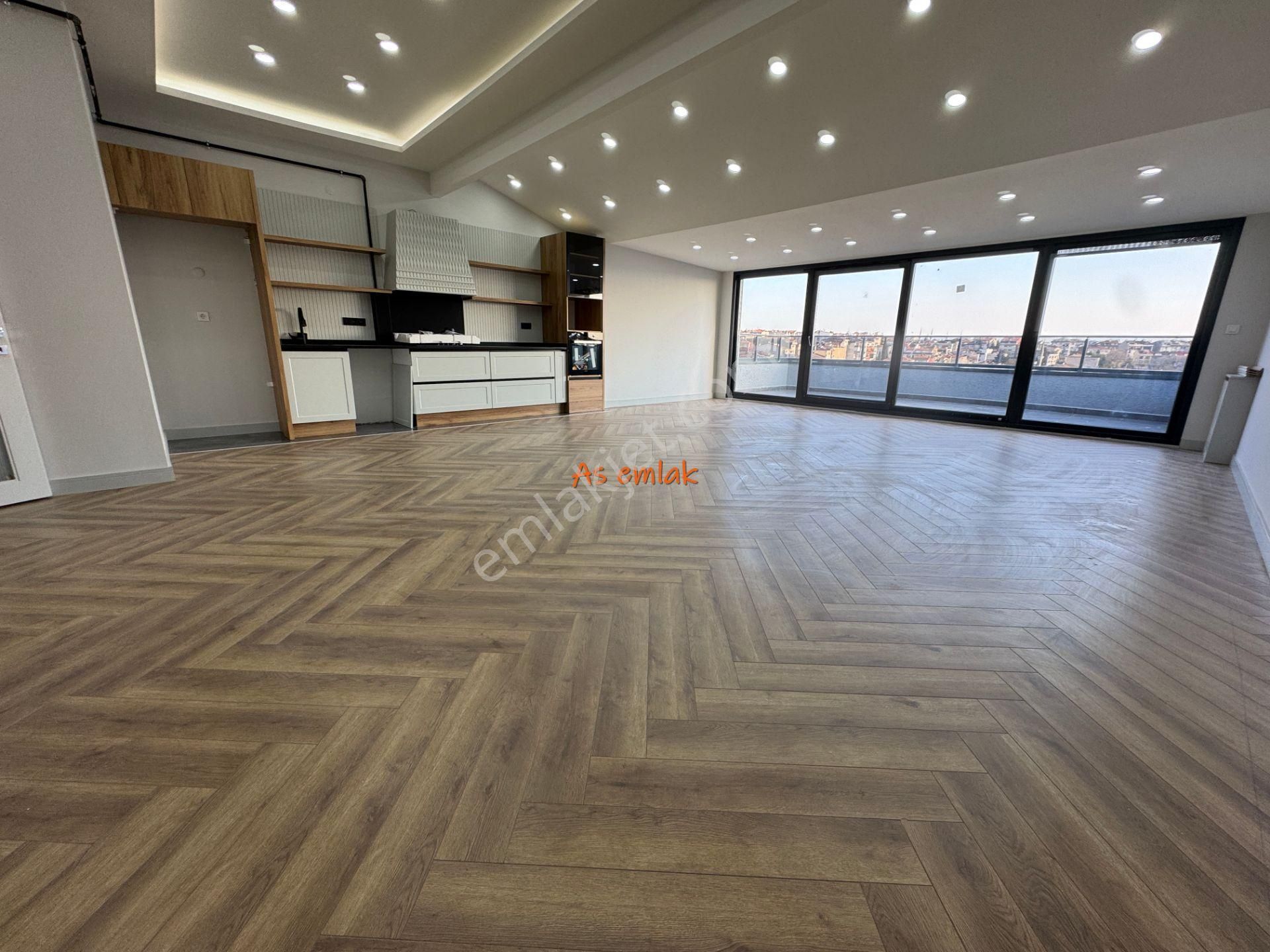 As Emlaktan 4+2 Sultantepe Deniz Manzaral 310m2 Otoparklı Dublex - Görsel 5