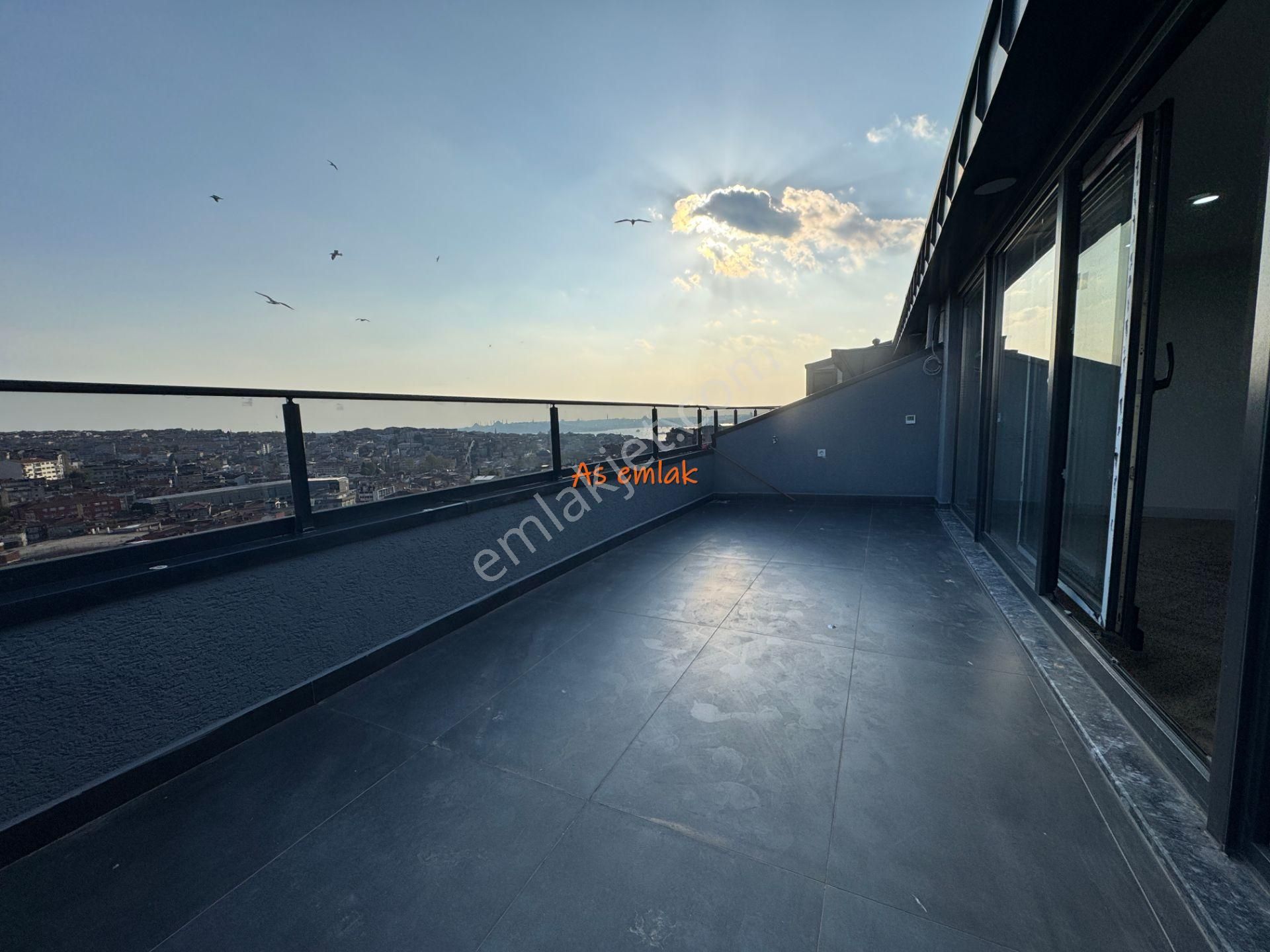 As Emlaktan 4+2 Sultantepe Deniz Manzaral 310m2 Otoparklı Dublex - Görsel 4
