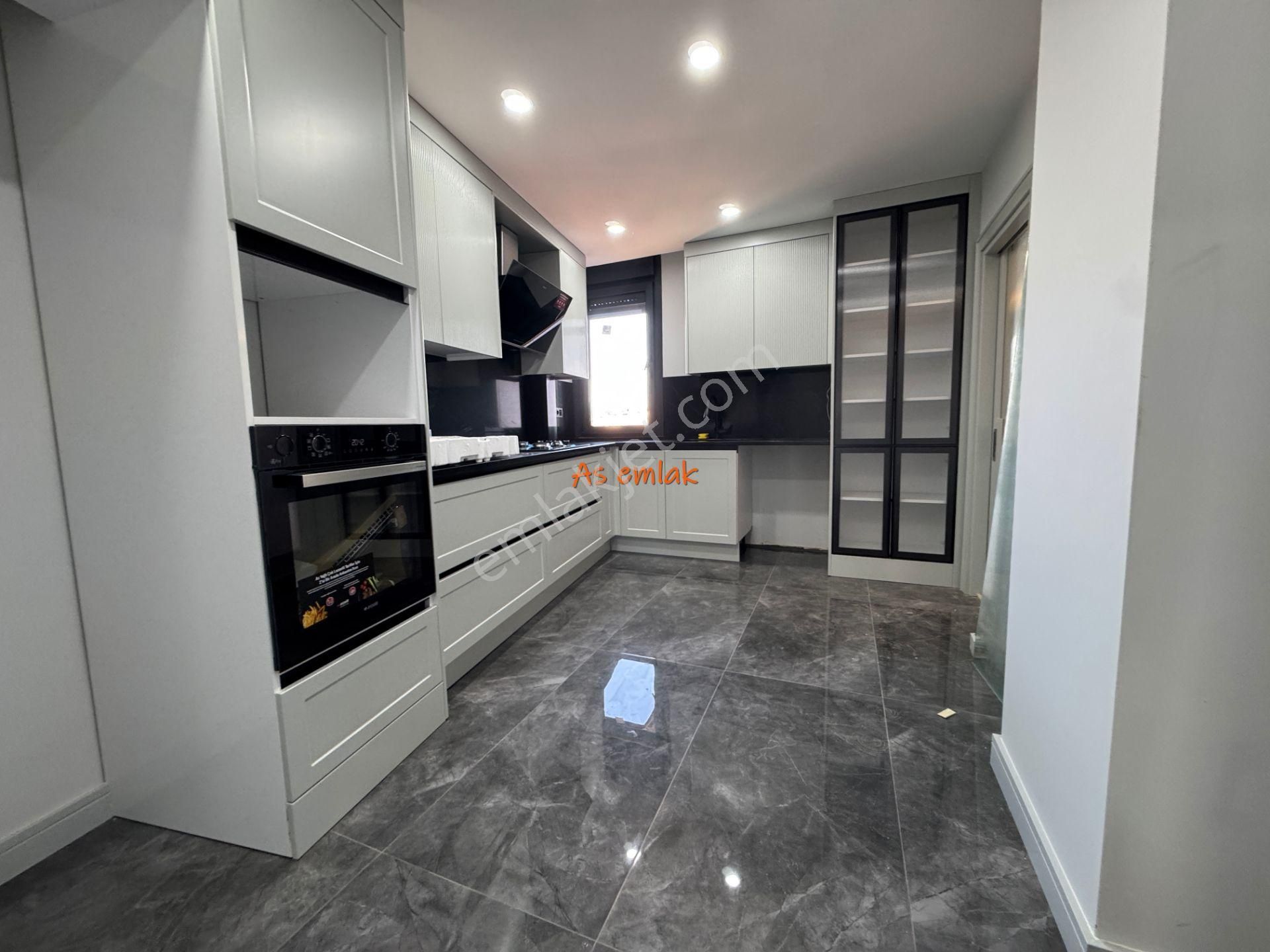 As Emlaktan 4+2 Sultantepe Deniz Manzaral 310m2 Otoparklı Dublex - Görsel 20