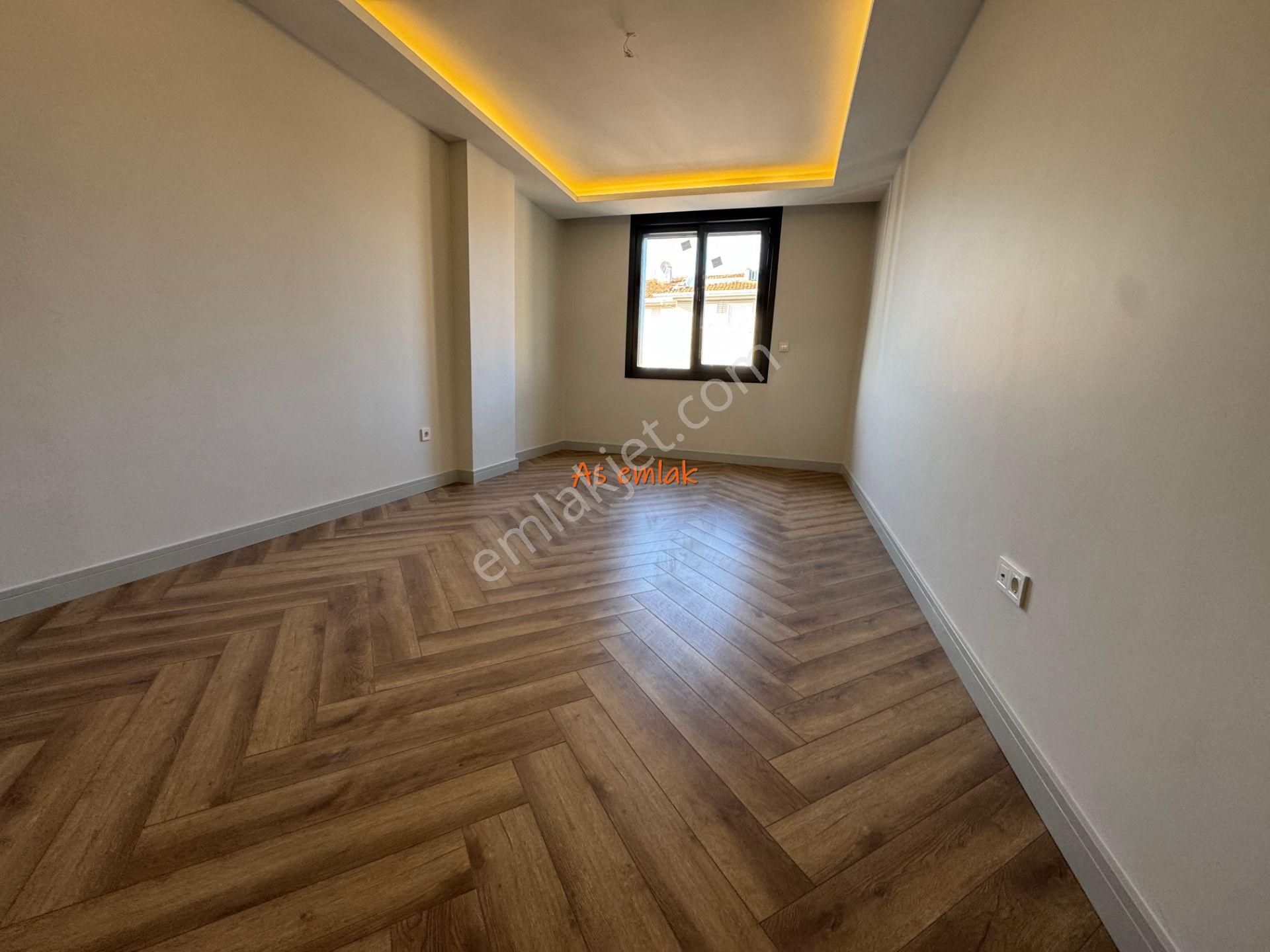 As Emlaktan 4+2 Sultantepe Deniz Manzaral 310m2 Otoparklı Dublex - Görsel 24
