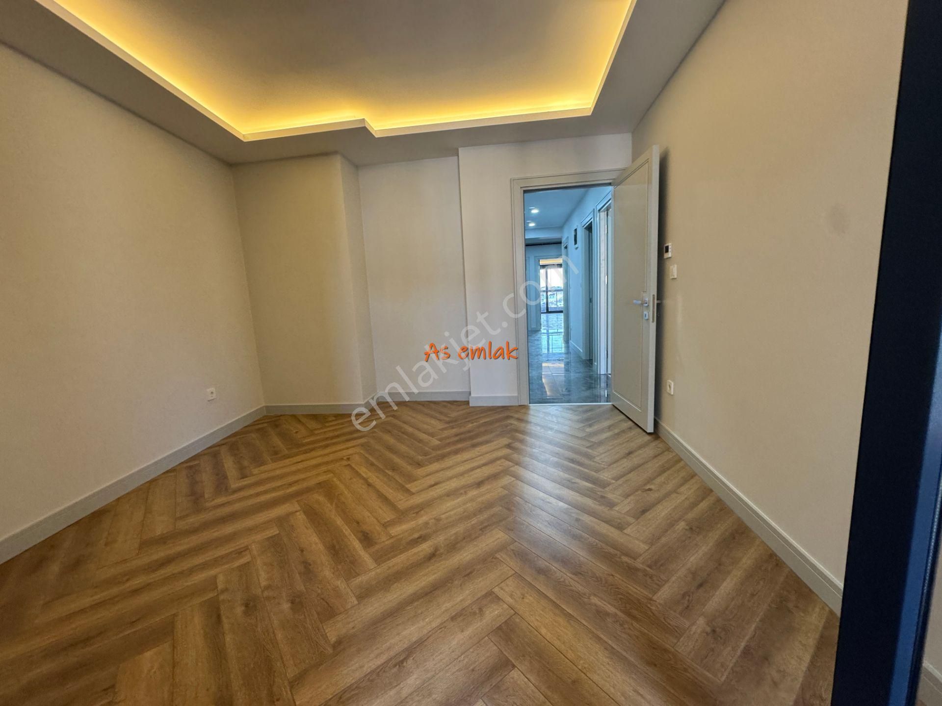 As Emlaktan 4+2 Sultantepe Deniz Manzaral 310m2 Otoparklı Dublex - Görsel 29