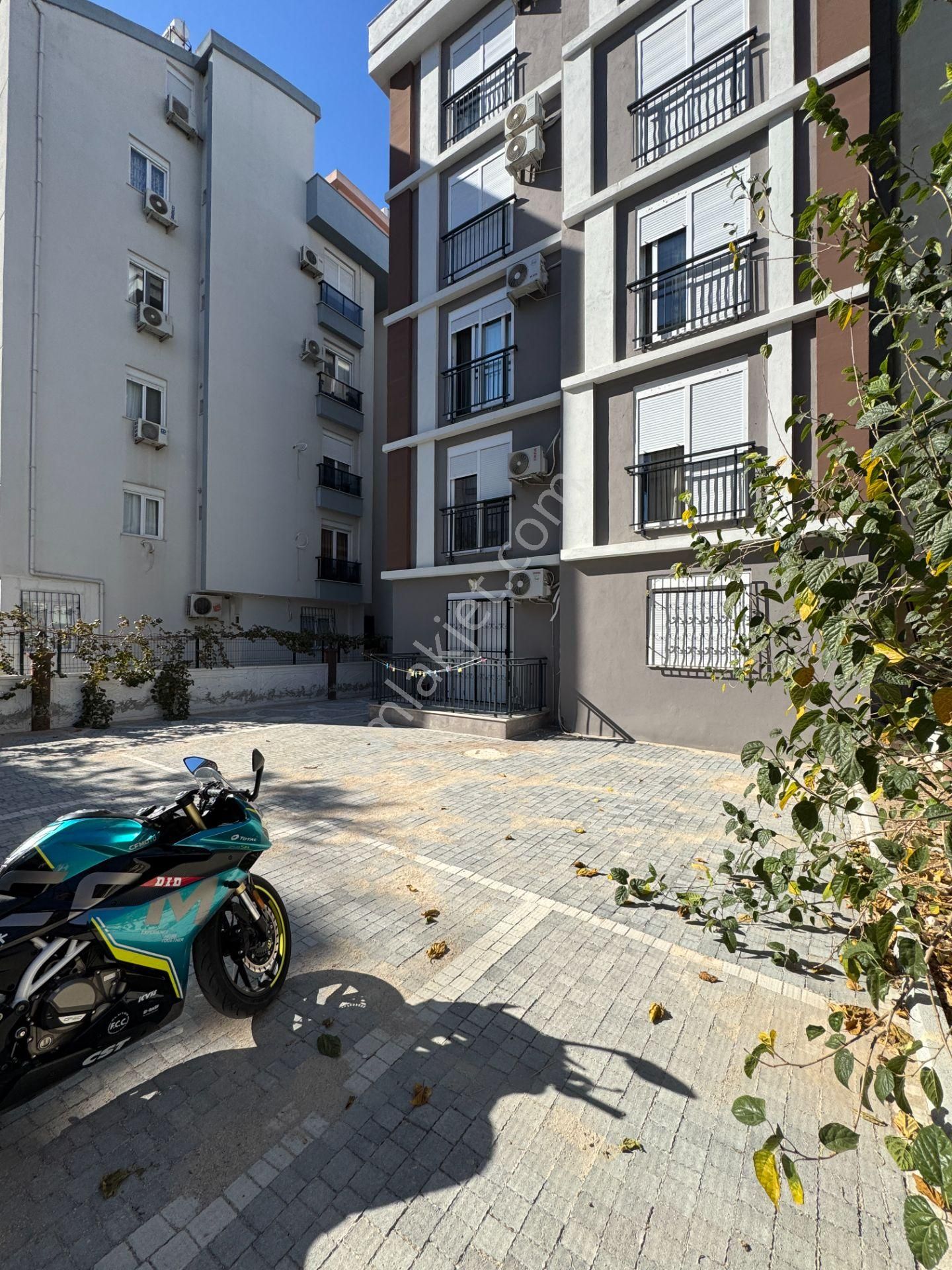 Yenigünde Mevlana Caddesi Yakını Lüks 1+1 Arakat Daire - Görsel 23