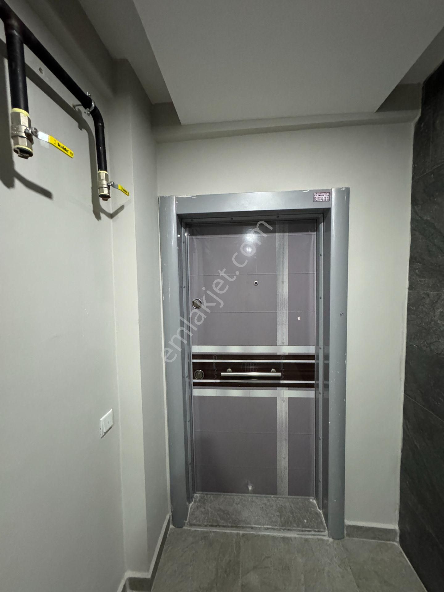 Yenigünde Mevlana Caddesi Yakını Lüks 1+1 Arakat Daire - Görsel 19