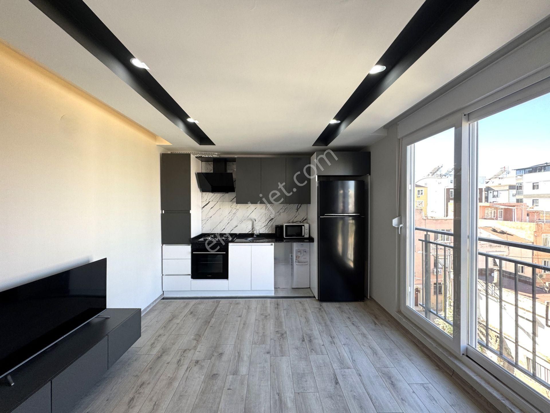 Yenigünde Mevlana Caddesi Yakını Lüks 1+1 Arakat Daire - Görsel 3