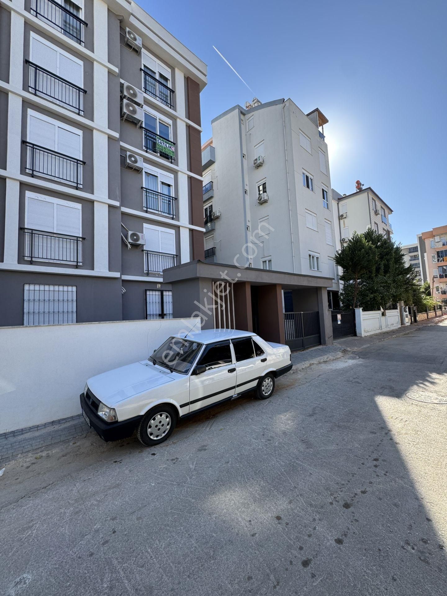 Yenigünde Mevlana Caddesi Yakını Lüks 1+1 Arakat Daire - Görsel 2