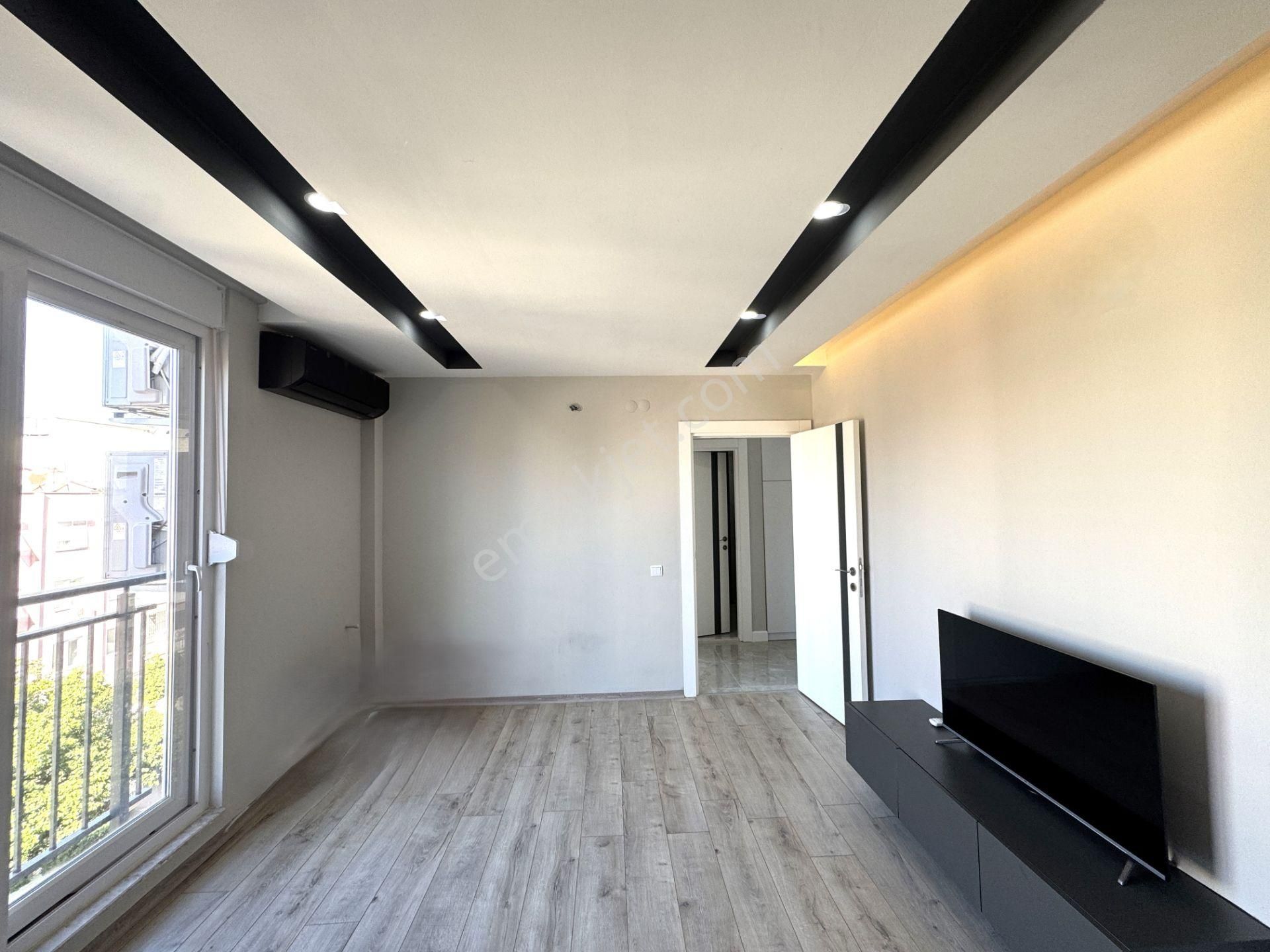 Yenigünde Mevlana Caddesi Yakını Lüks 1+1 Arakat Daire - Görsel 7