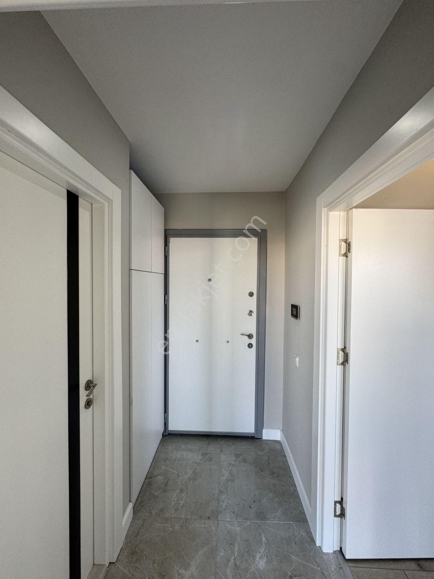 Yenigünde Mevlana Caddesi Yakını Lüks 1+1 Arakat Daire - Görsel 8