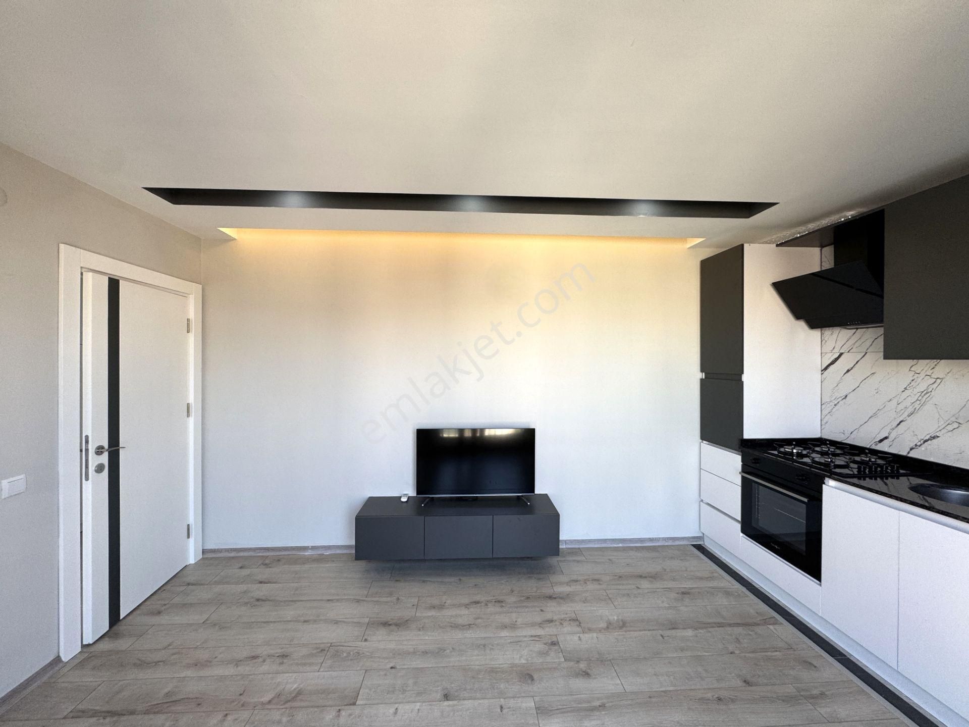 Yenigünde Mevlana Caddesi Yakını Lüks 1+1 Arakat Daire - Görsel 4