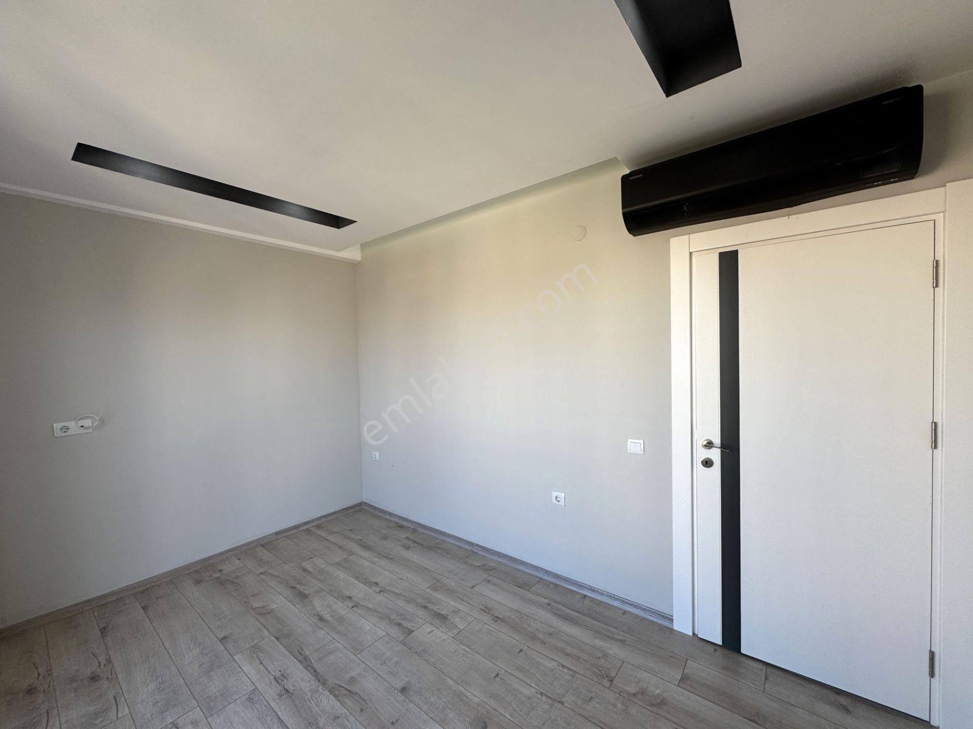 Yenigünde Mevlana Caddesi Yakını Lüks 1+1 Arakat Daire - Görsel 11