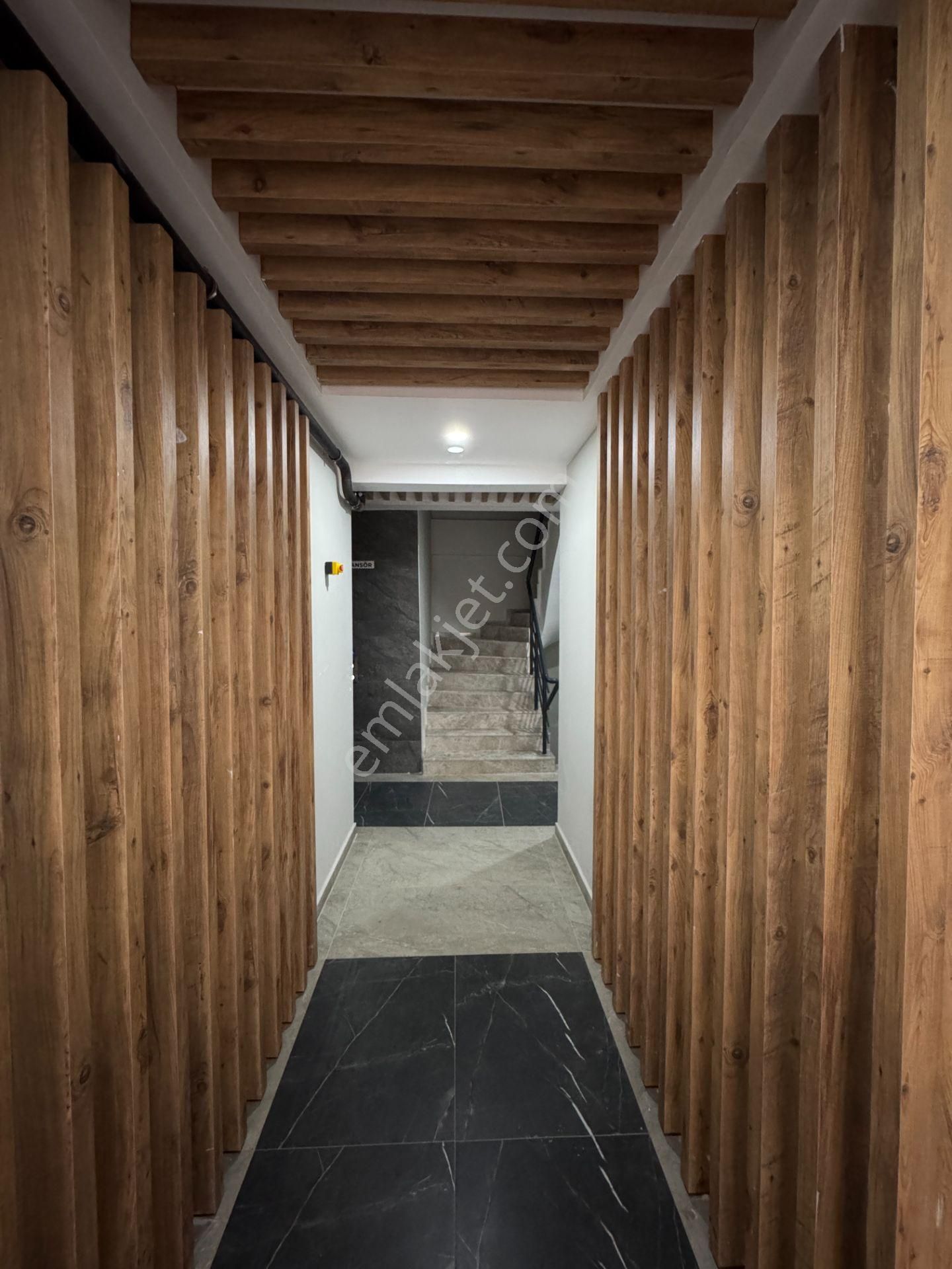 Yenigünde Mevlana Caddesi Yakını Lüks 1+1 Arakat Daire - Görsel 21