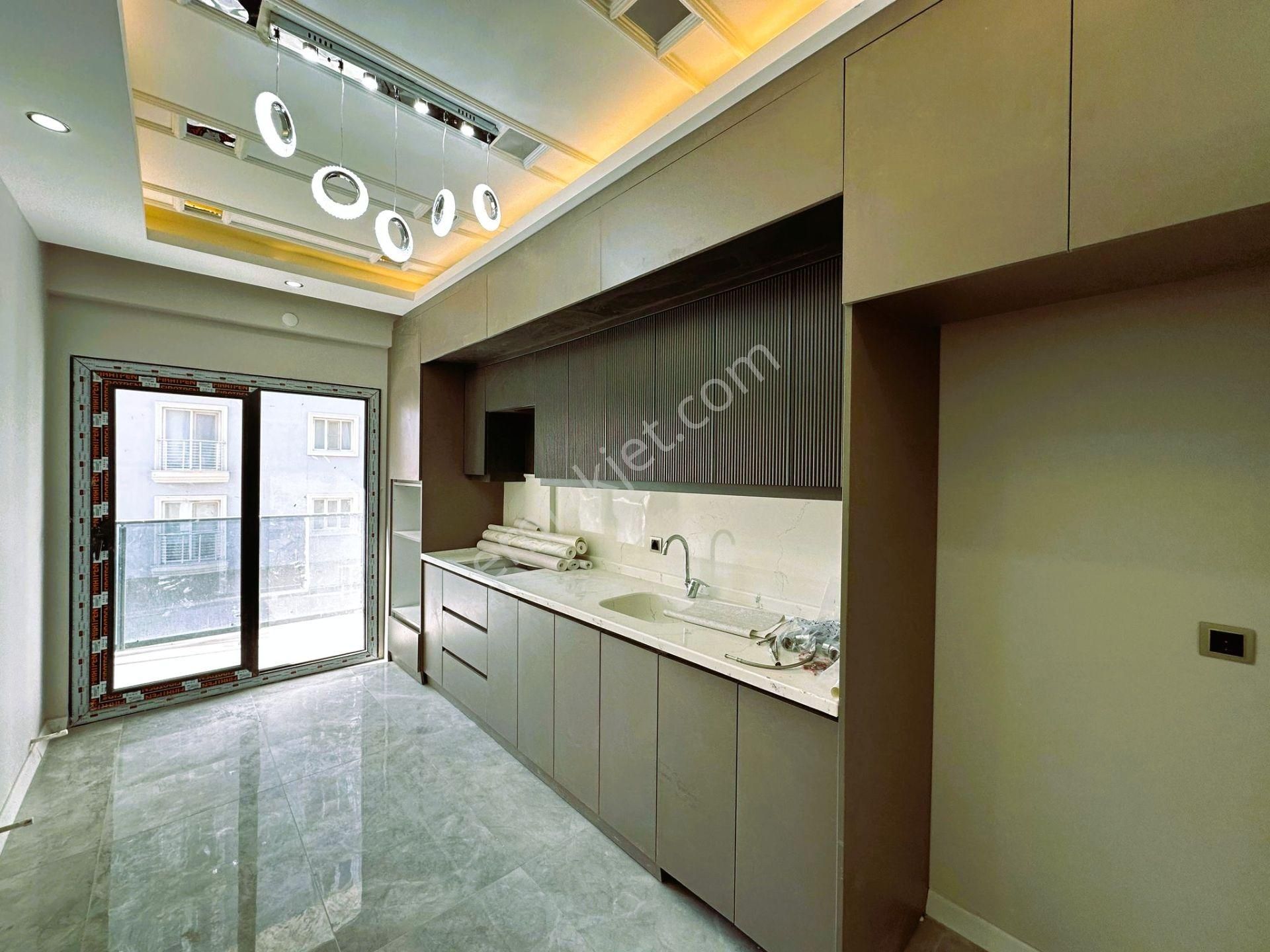 Barak Emlak'tan Sosyal Bilimler Civarı Satılık 2+1 Daireler