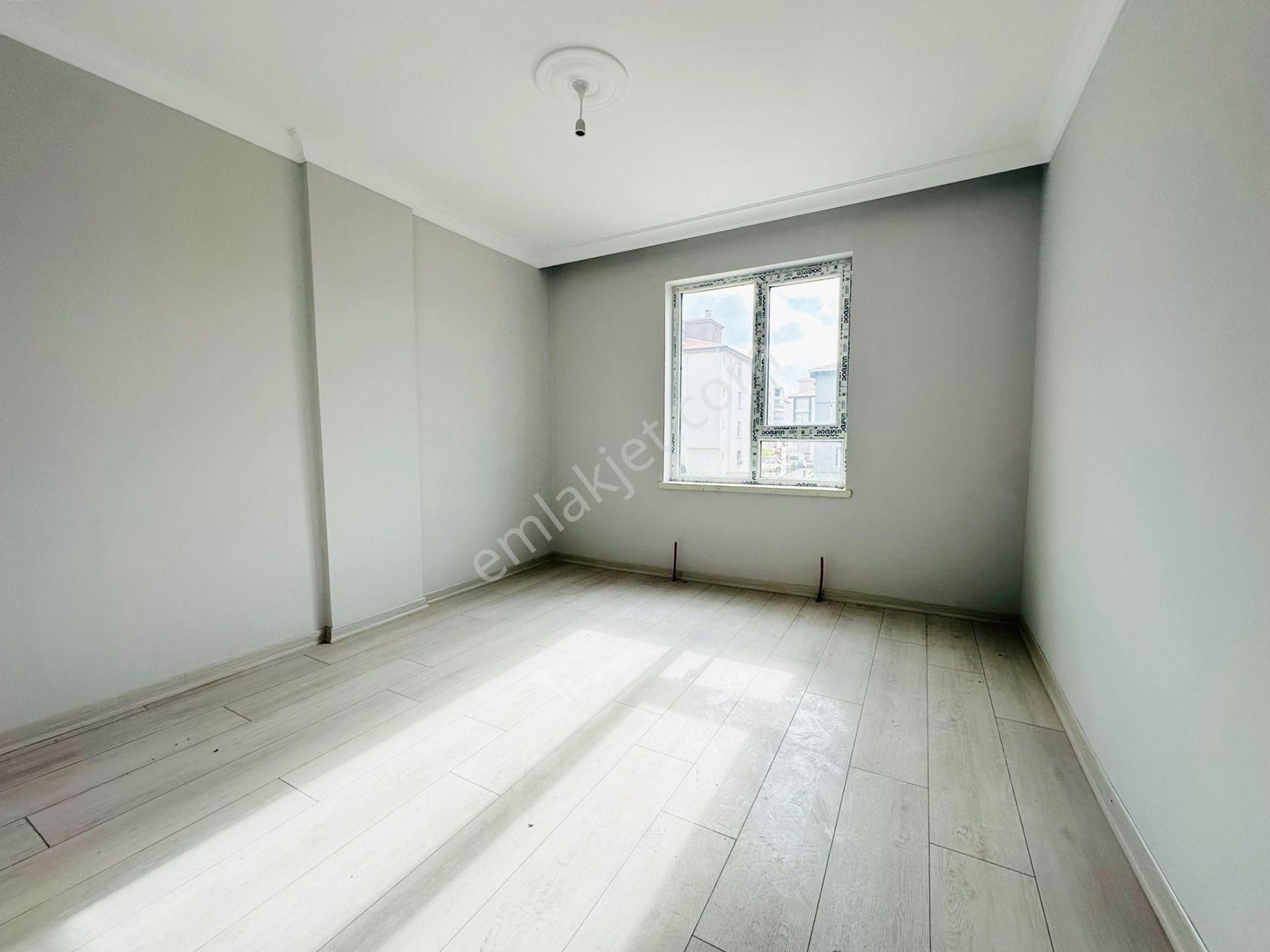 Beşikkaya'da Asansörlü Full Yapılı 3+1 Ara Katta Satılık Daire !! - Görsel 10