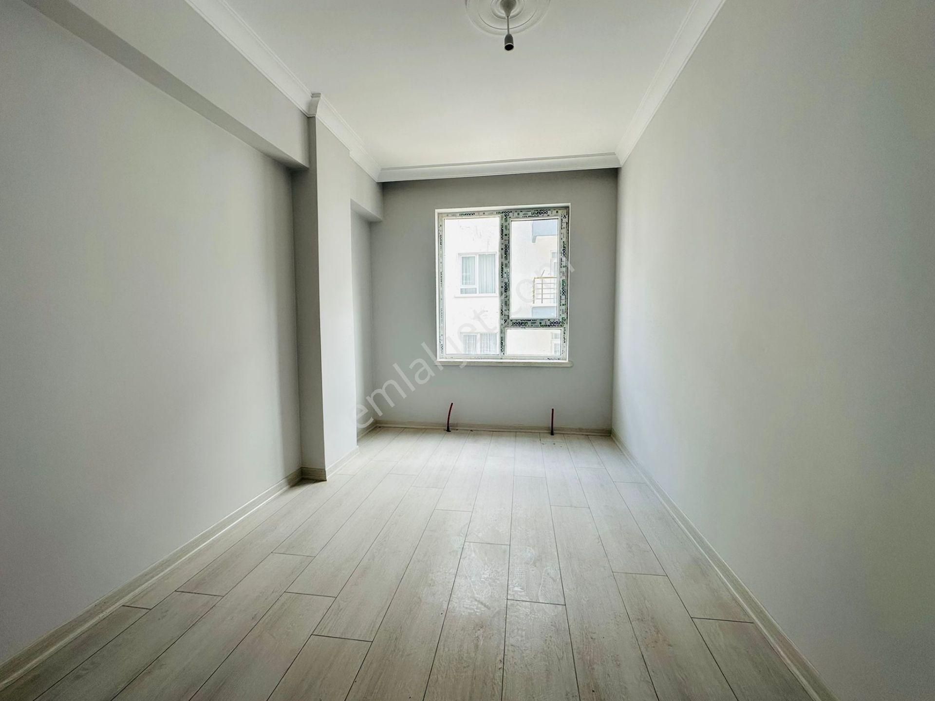 Beşikkaya'da Asansörlü Full Yapılı 3+1 Ara Katta Satılık Daire !! - Görsel 12