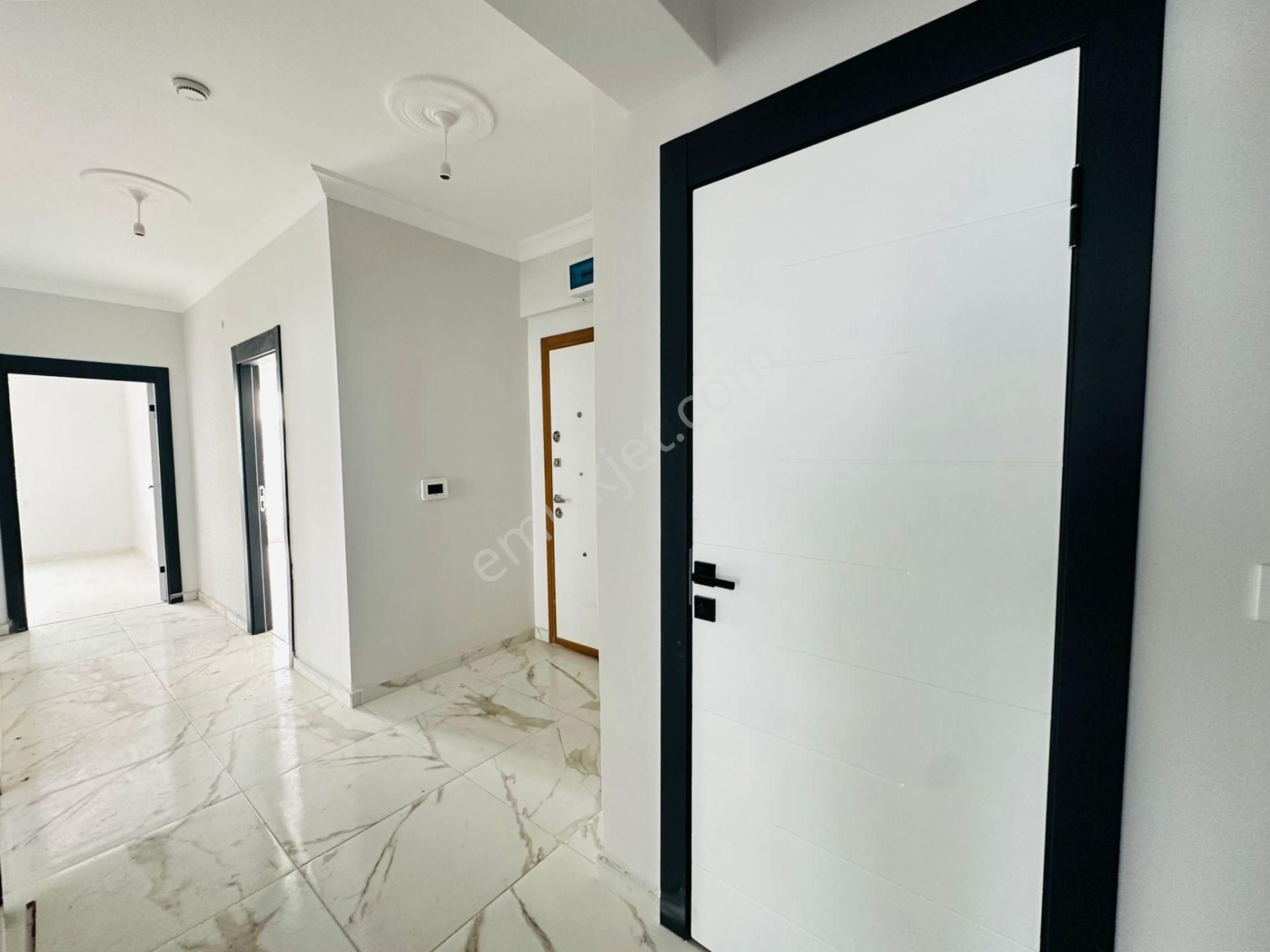 Beşikkaya'da Asansörlü Full Yapılı 3+1 Ara Katta Satılık Daire !! - Görsel 18