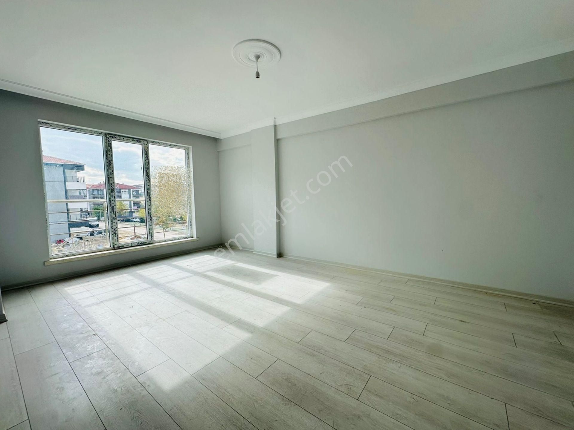 Beşikkaya'da Asansörlü Full Yapılı 3+1 Ara Katta Satılık Daire !! - Görsel 7