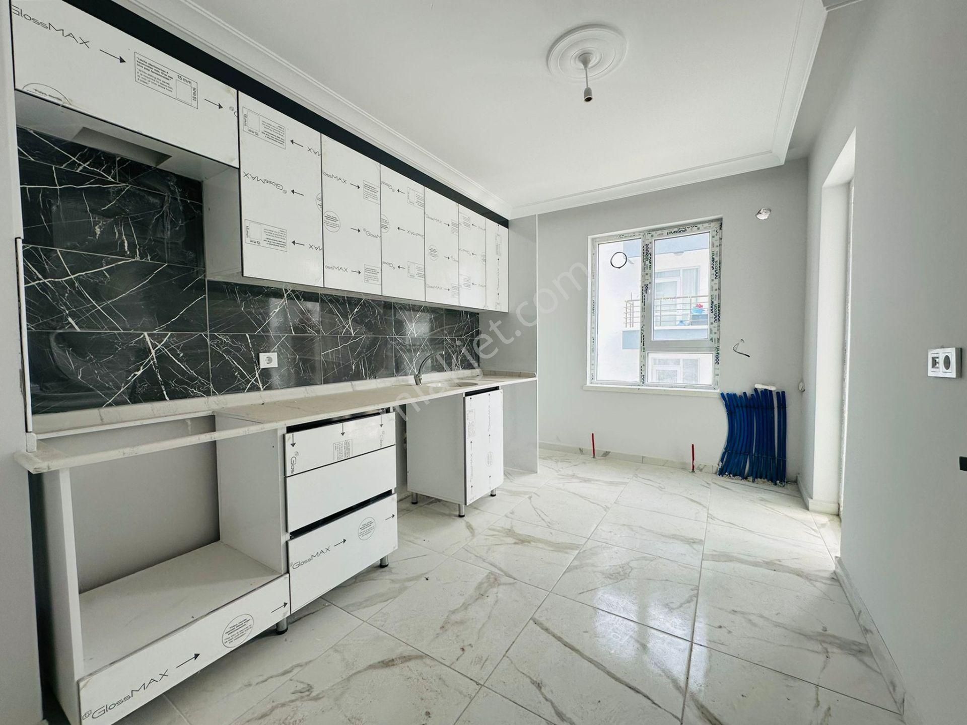 Beşikkaya'da Asansörlü Full Yapılı 3+1 Ara Katta Satılık Daire !!