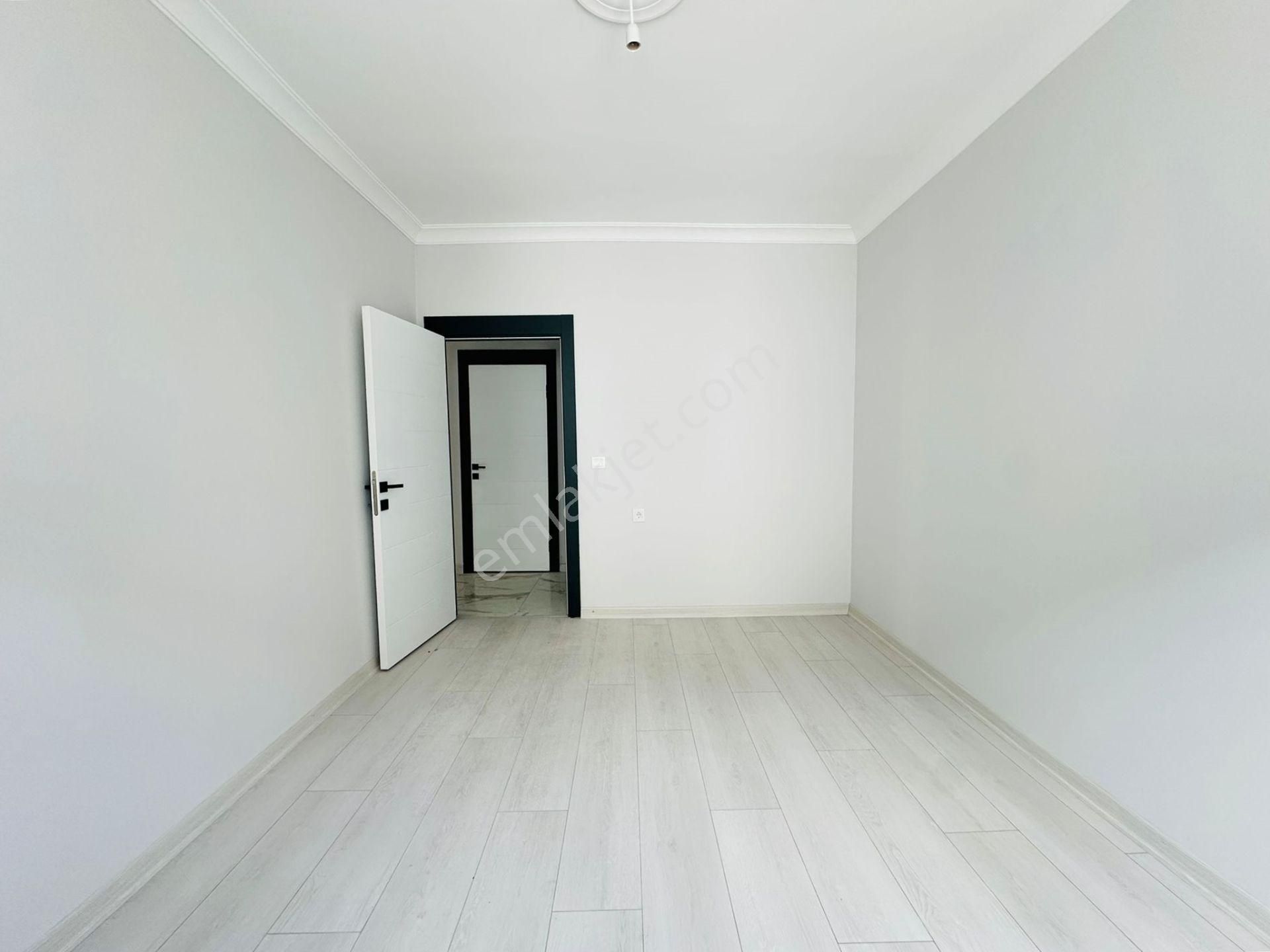 Beşikkaya'da Asansörlü Full Yapılı 3+1 Ara Katta Satılık Daire !! - Görsel 13