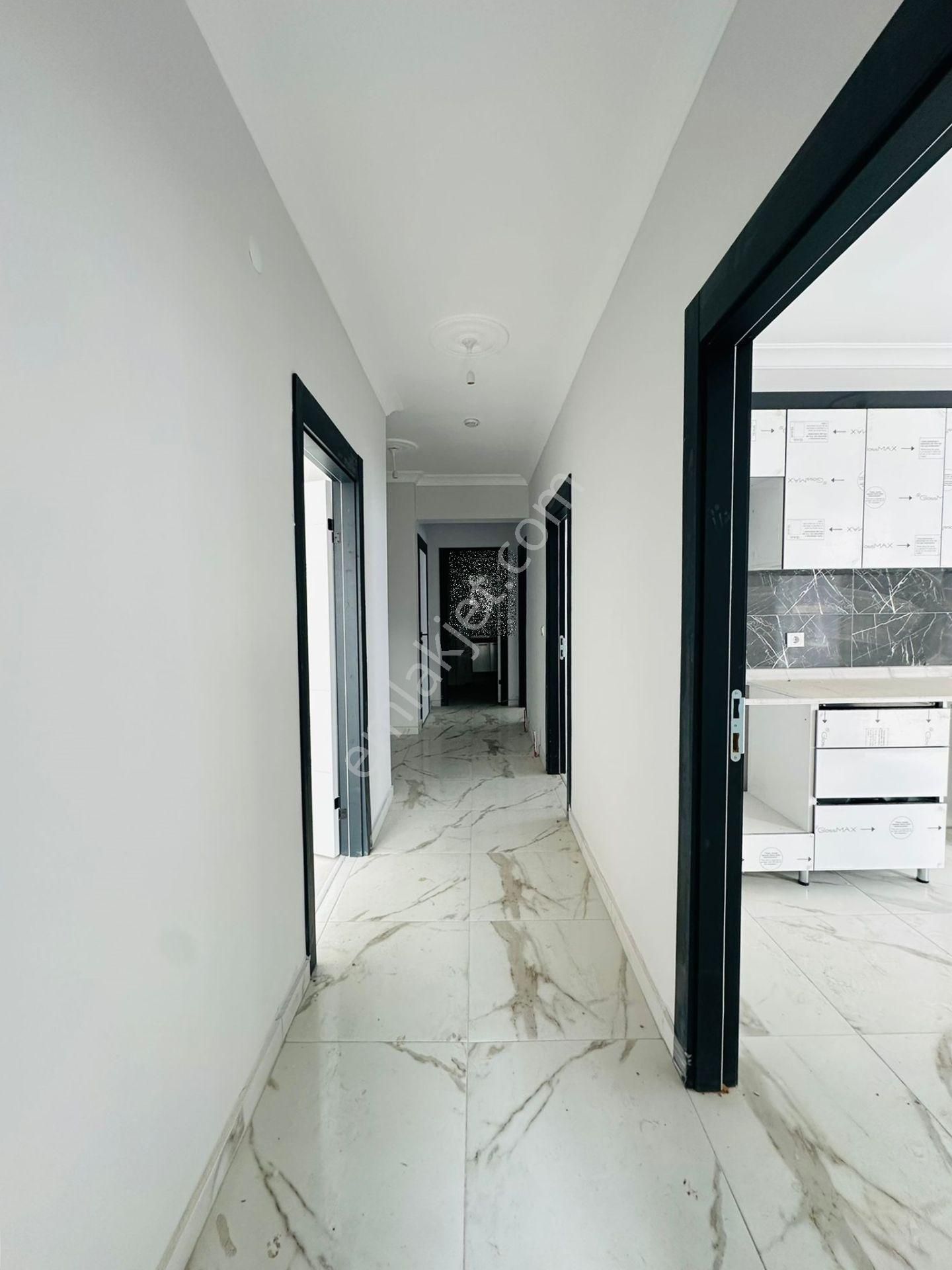 Beşikkaya'da Asansörlü Full Yapılı 3+1 Ara Katta Satılık Daire !! - Görsel 16