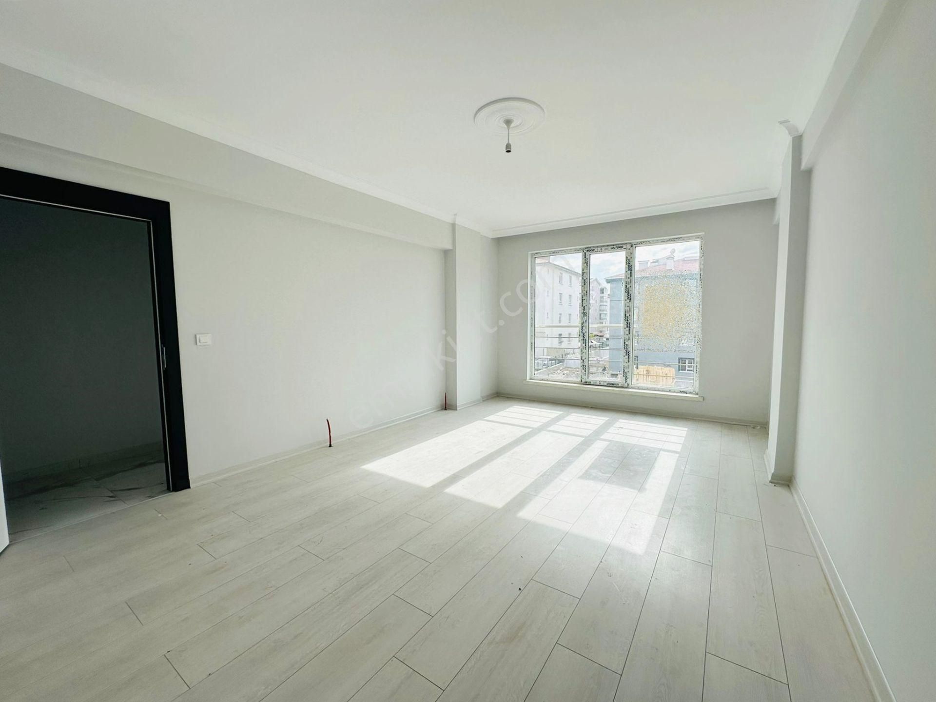 Beşikkaya'da Asansörlü Full Yapılı 3+1 Ara Katta Satılık Daire !! - Görsel 6