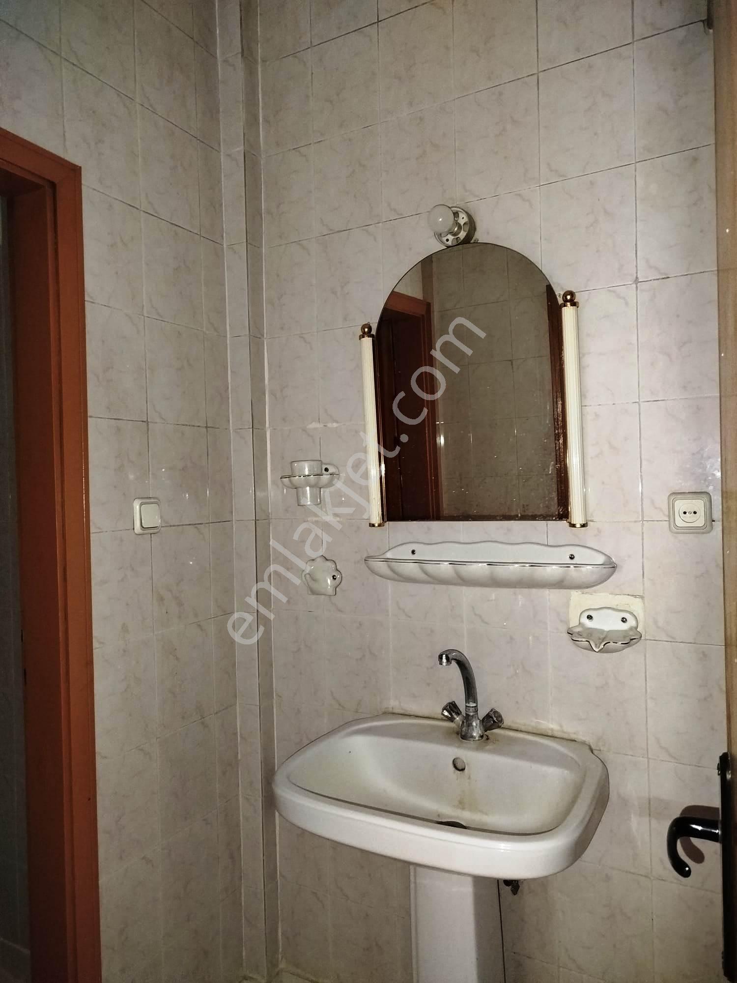 Baha'dan Meram Melikşah Mh. Geniş, Asansörlü Kiralık 3+1 - Görsel 9