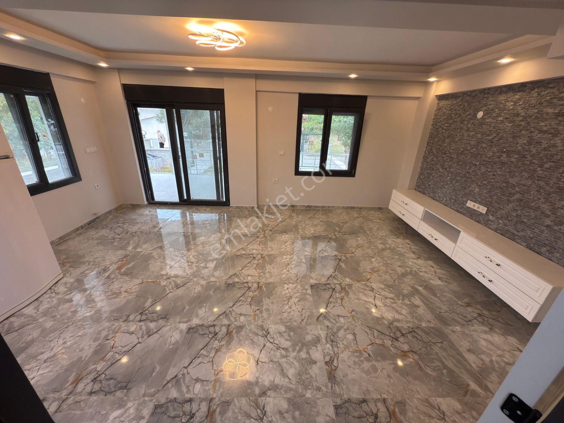 İzmir Dikili Salihleraltında Satılık 4+1 Müstakil Villa Yazlık - Görsel 11