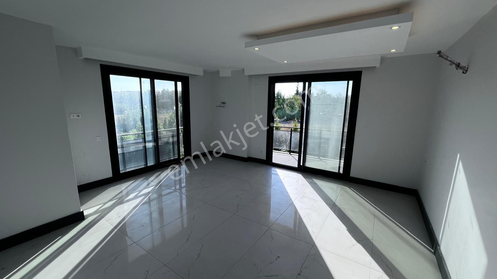 Stop'tan Plaja 300 Metre Lüks Sıfır 4 + 1 Müstakil Havuzlu Villa - Görsel 27