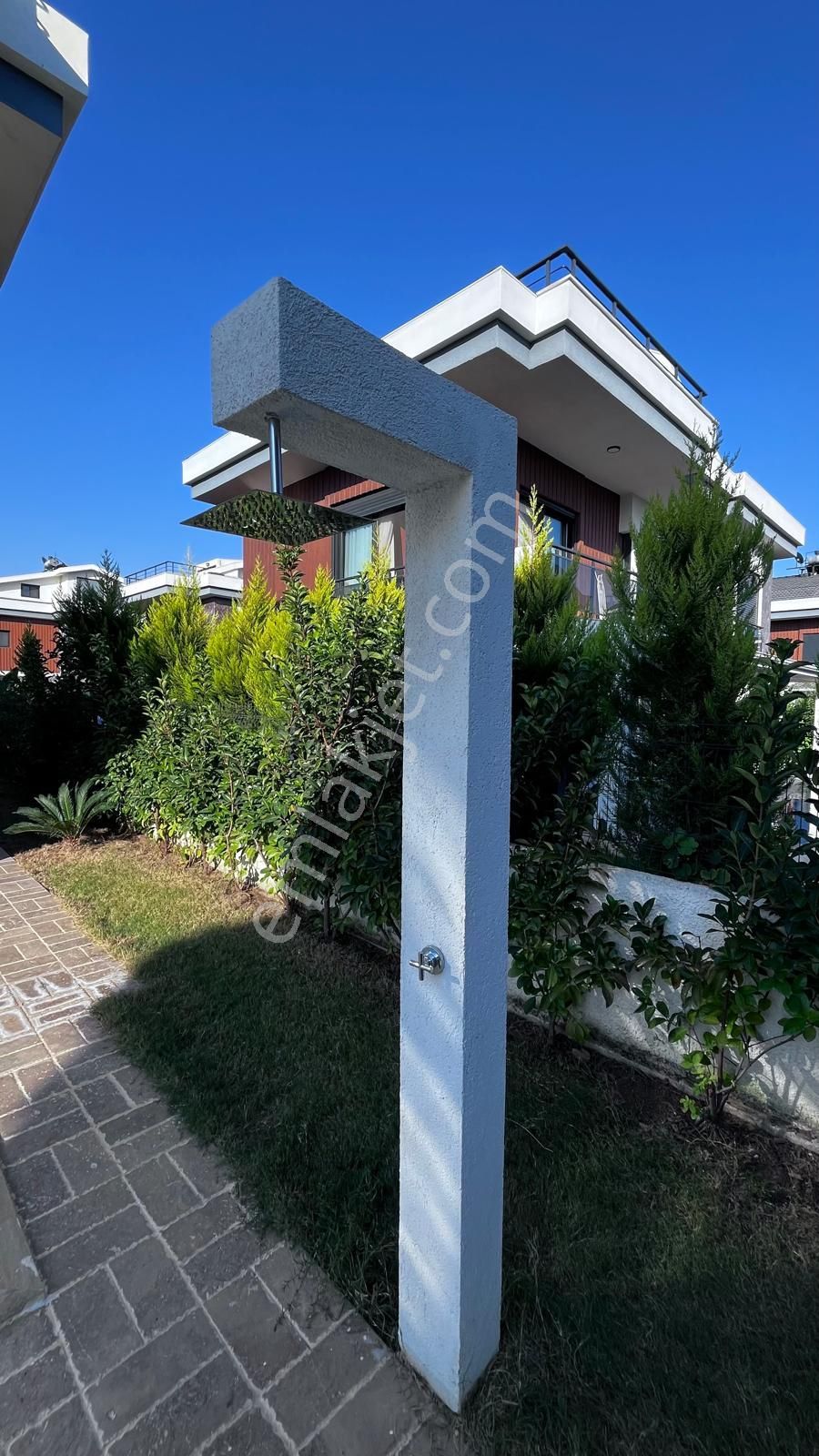 Stop'tan Plaja 300 Metre Lüks Sıfır 4 + 1 Müstakil Havuzlu Villa - Görsel 3