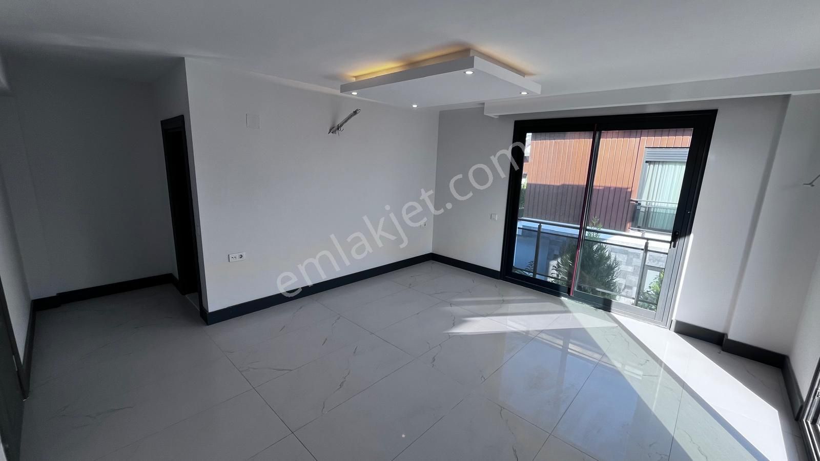 Stop'tan Plaja 300 Metre Lüks Sıfır 4 + 1 Müstakil Havuzlu Villa - Görsel 22