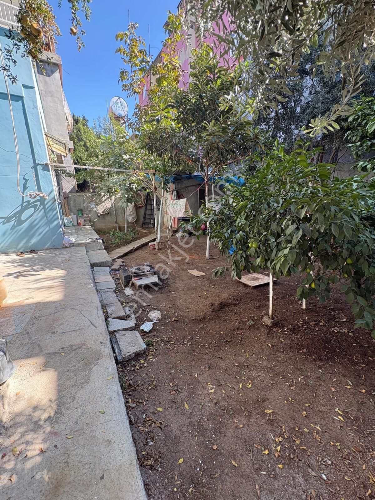 Meydan Mahallesinde 250mt2 Arsa İçerisinde 120 Mt2 Oturumlu 2 Katlı Daire - Görsel 24