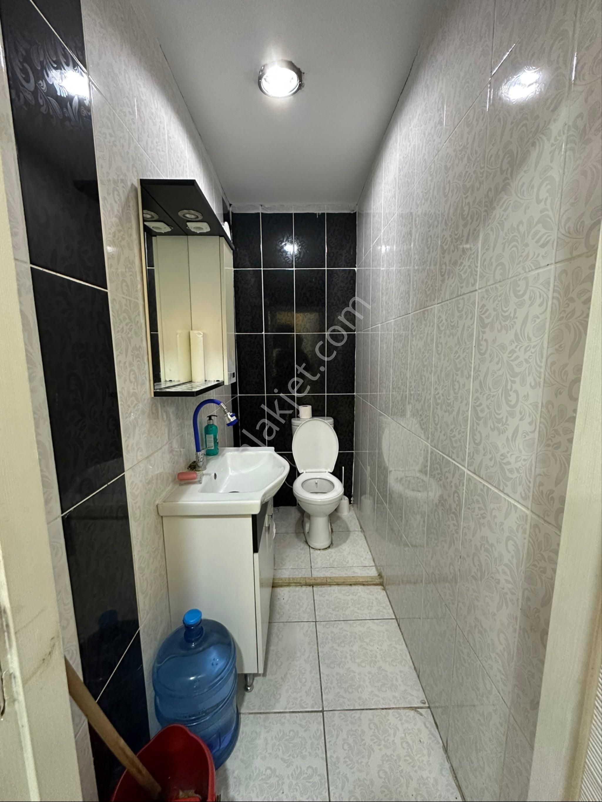 Avcılar Cihangirde Cadde Üstü 12 Senelik Bayan Kuaförü - Görsel 7