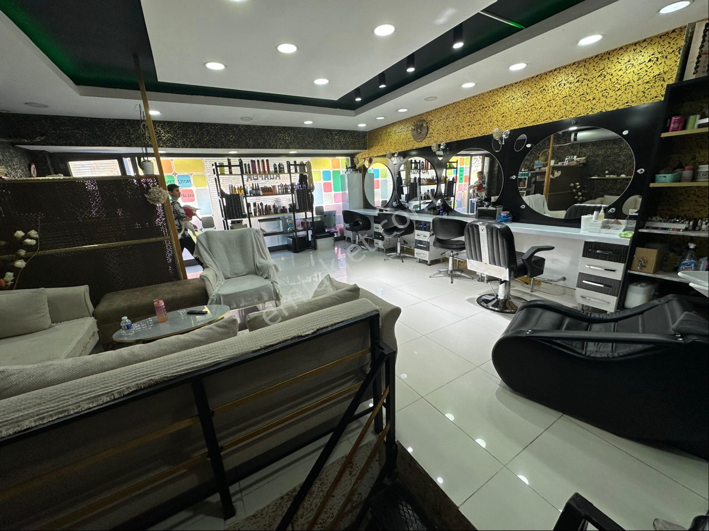 Avcılar Cihangirde Cadde Üstü 12 Senelik Bayan Kuaförü - Görsel 3