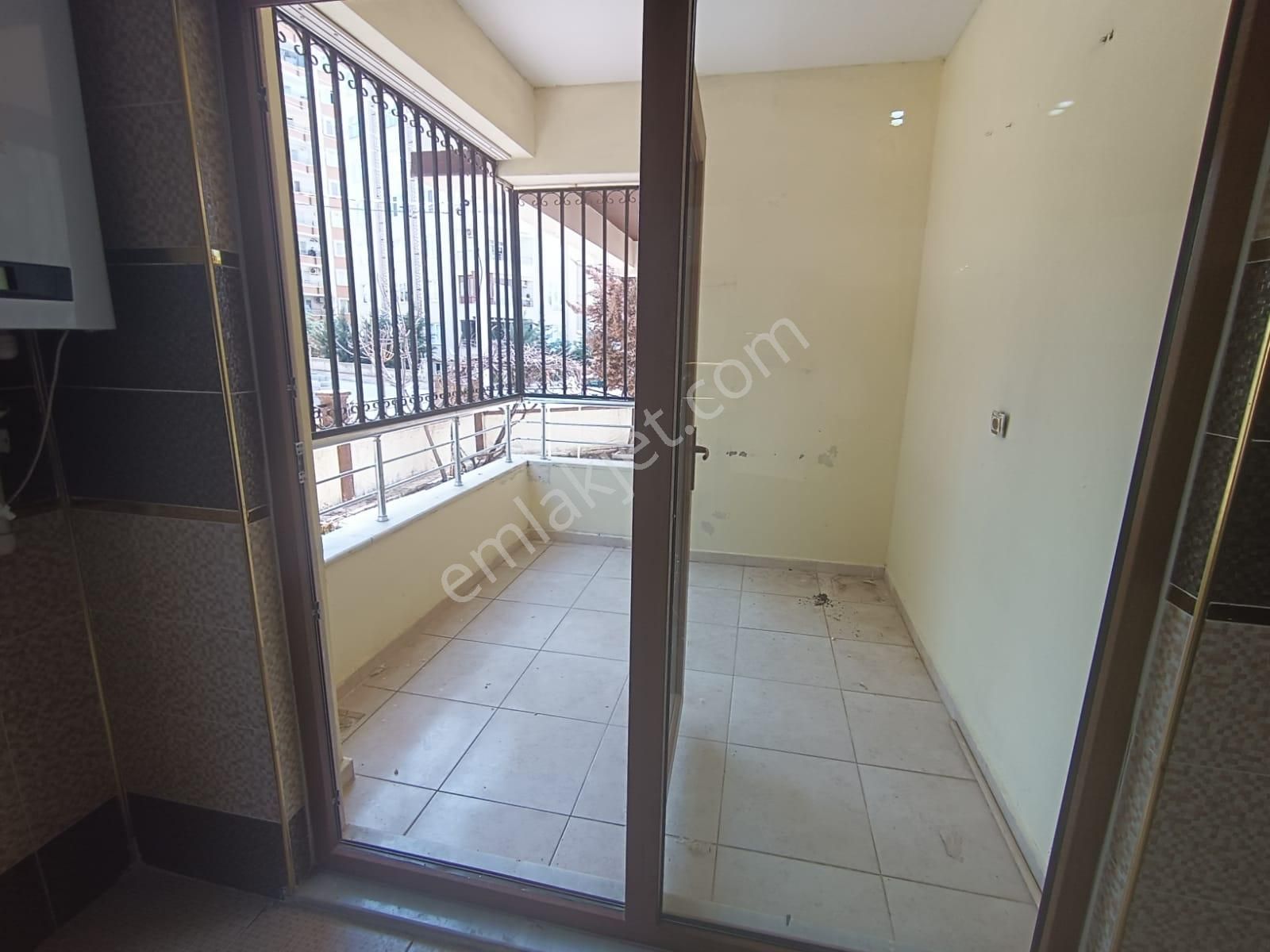 Yaşarsoy Gyo'dan Karaköprünün En Güzel Yerinde 3+1 Kiralık Daire - Görsel 12