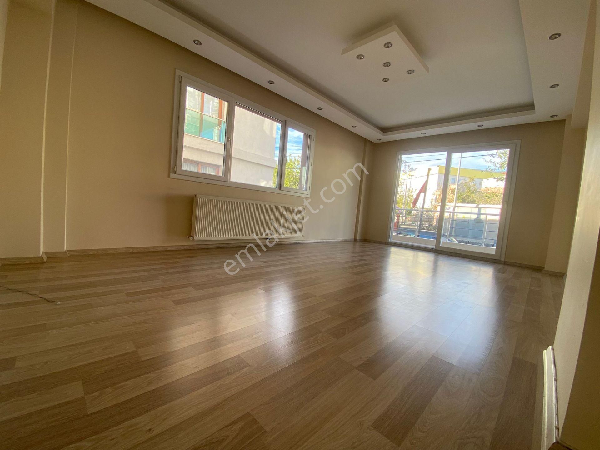 Bayraklı Osmangazi Mah.de 3+1 150m2 Dgazlı Ebebeyn Banyolu Temiz Kiralık Daire