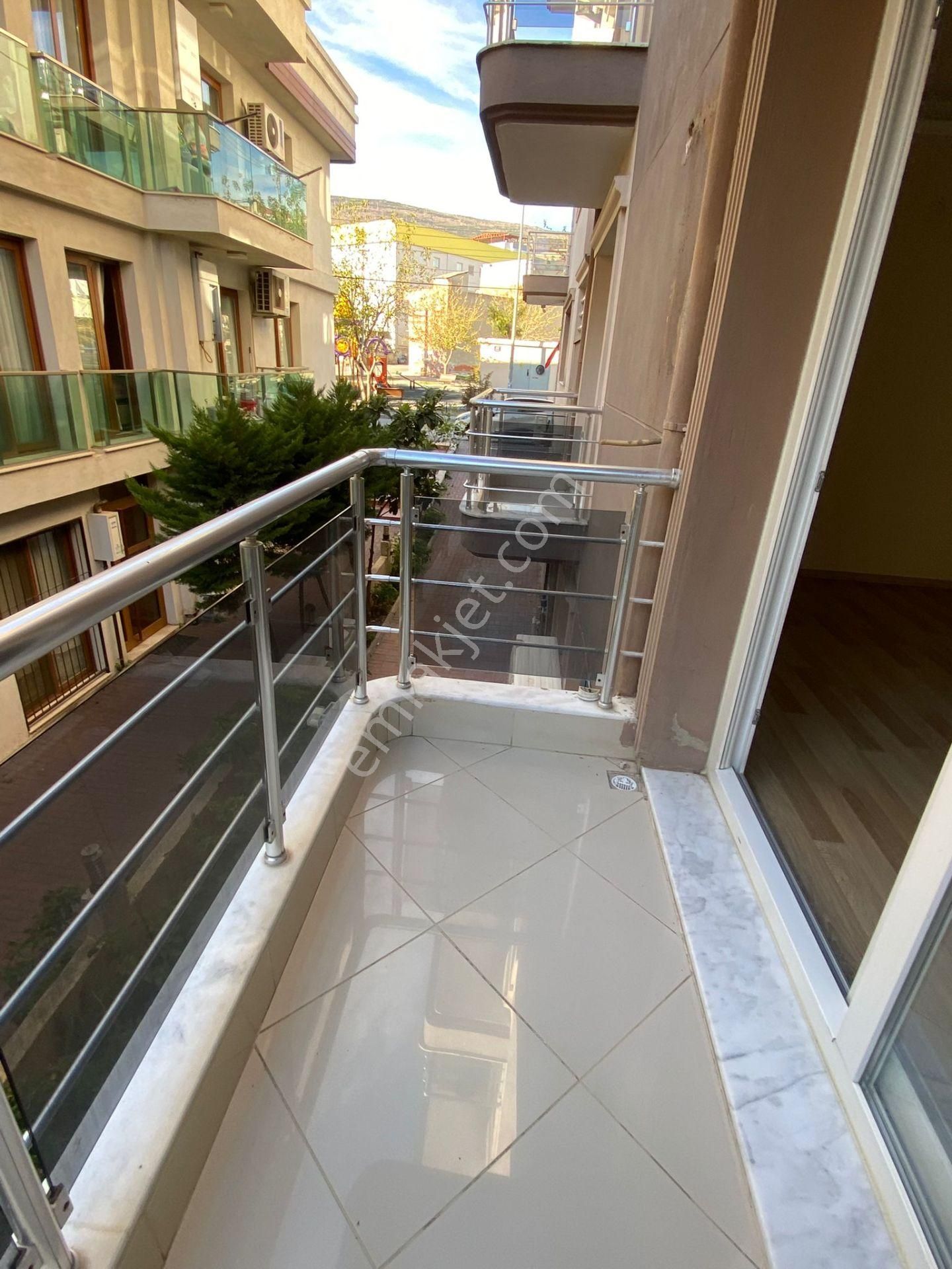 Bayraklı Osmangazi Mah.de 3+1 150m2 Dgazlı Ebebeyn Banyolu Temiz Kiralık Daire - Görsel 29